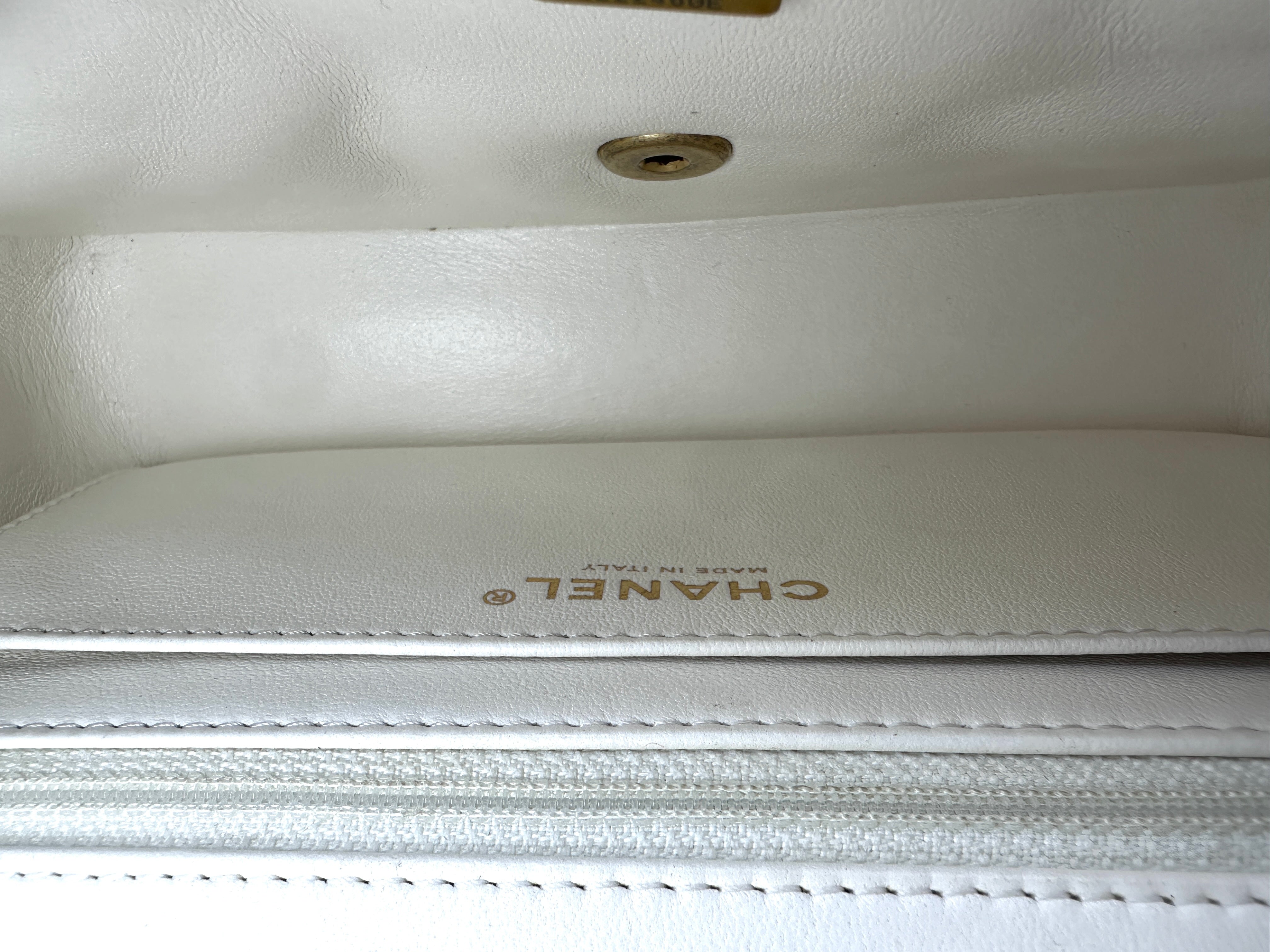 Chanel White Quilted Leather Flap Bag With Gold Hardware(L2***GE) CC2104