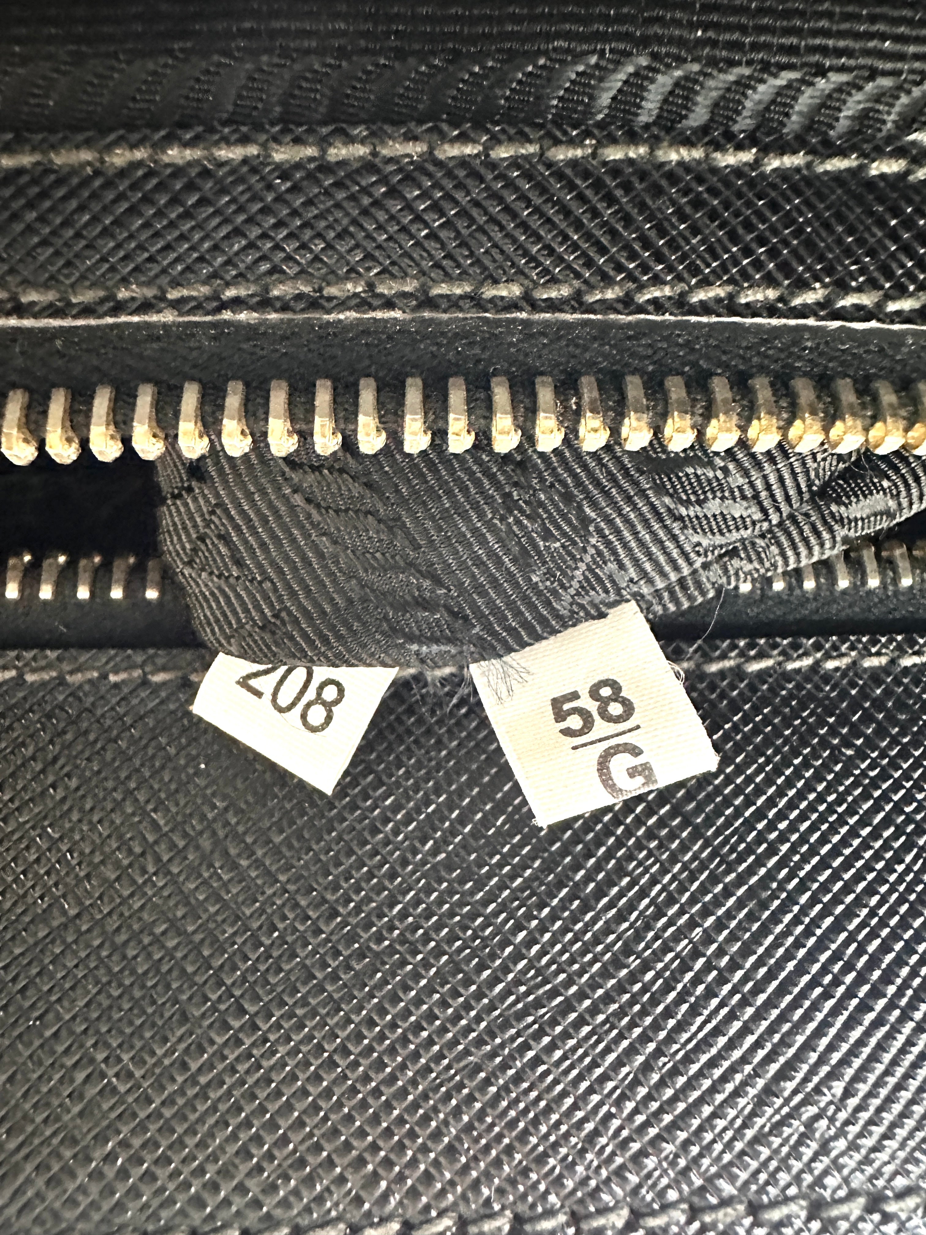 Prada Galleria Black Saffiano Leather Handle Bag PR436
