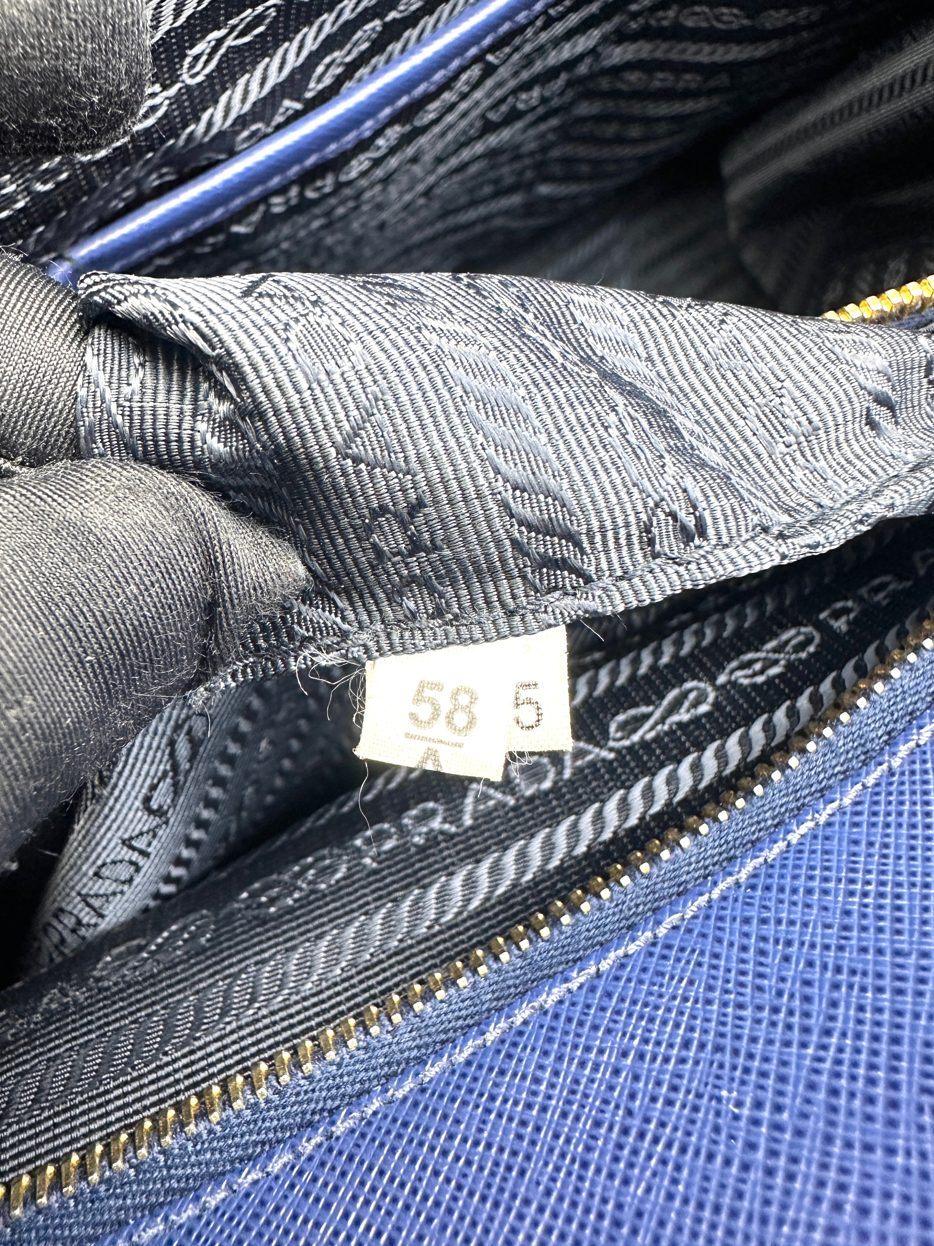 Prada Galleria Blue Saffiano Leather Handle Bag PR438