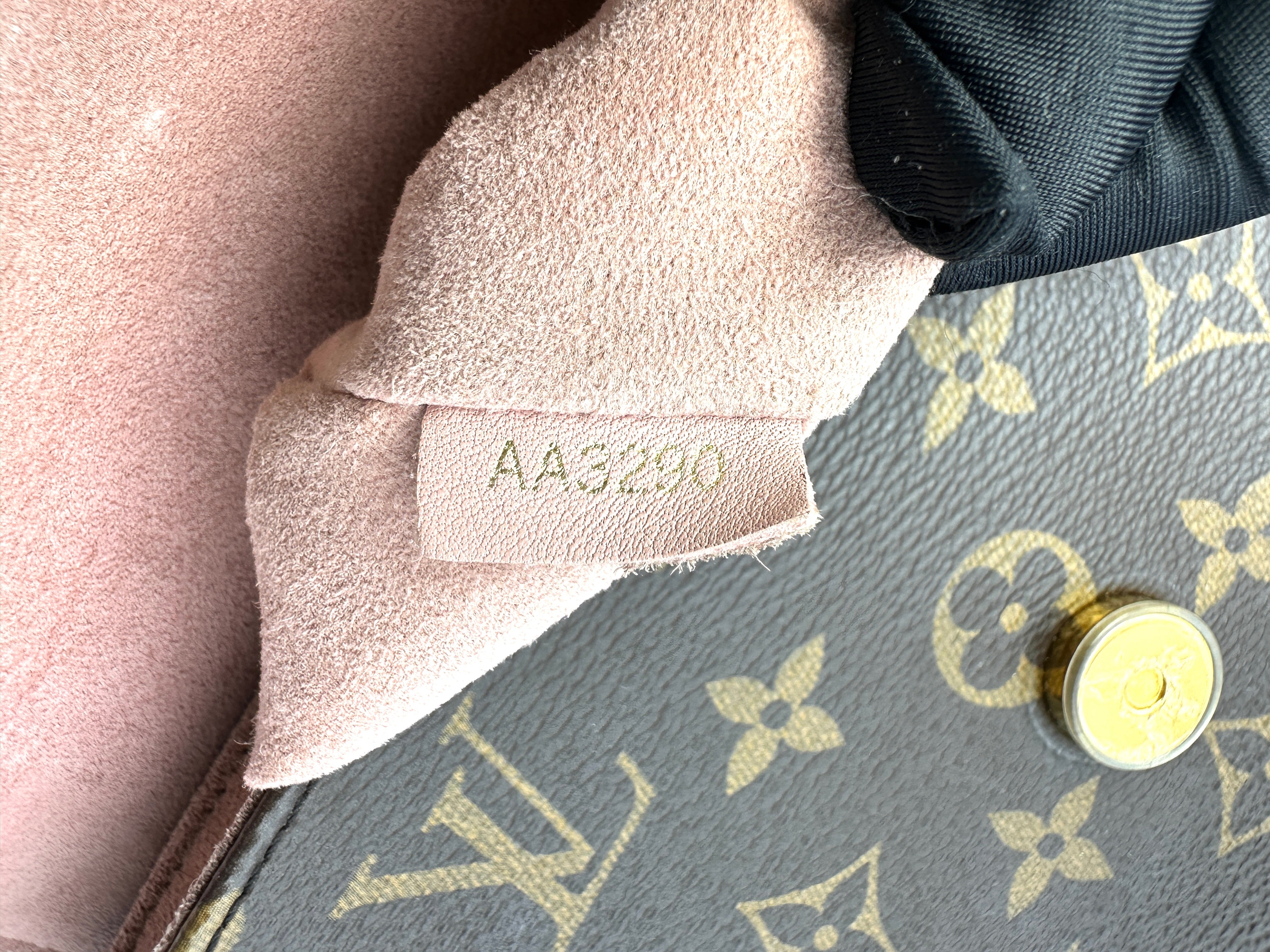 Louis Vuitton Locky BB Monogram Canvas & Pink Leather Handle Bag LV2948