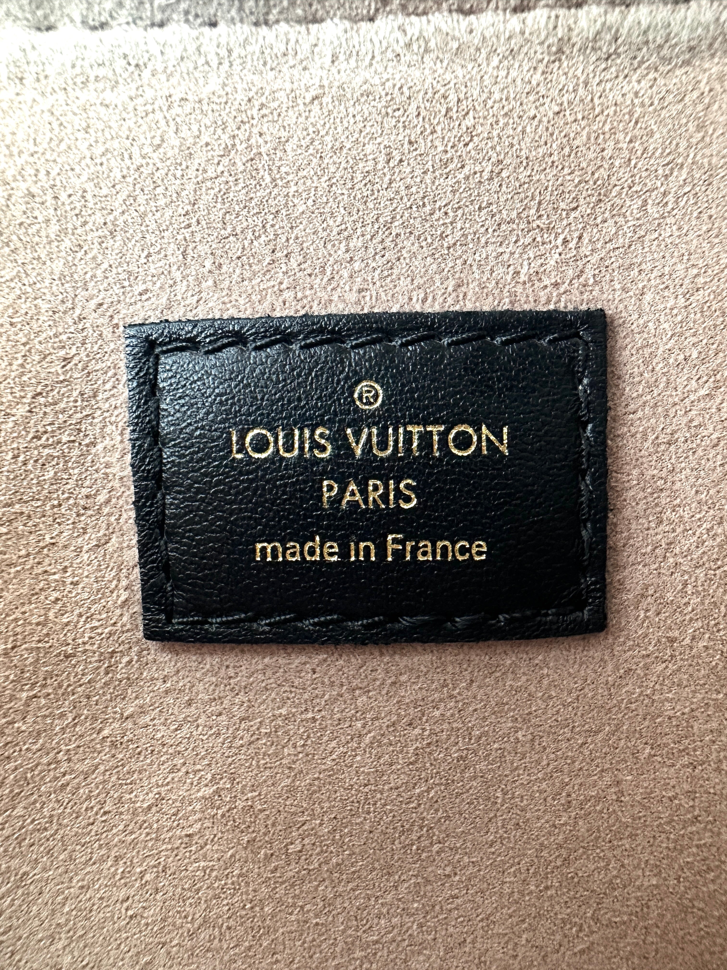 Louis Vuitton Coussin Black Monogram Embossed Leather Shoulder Bag LV2973