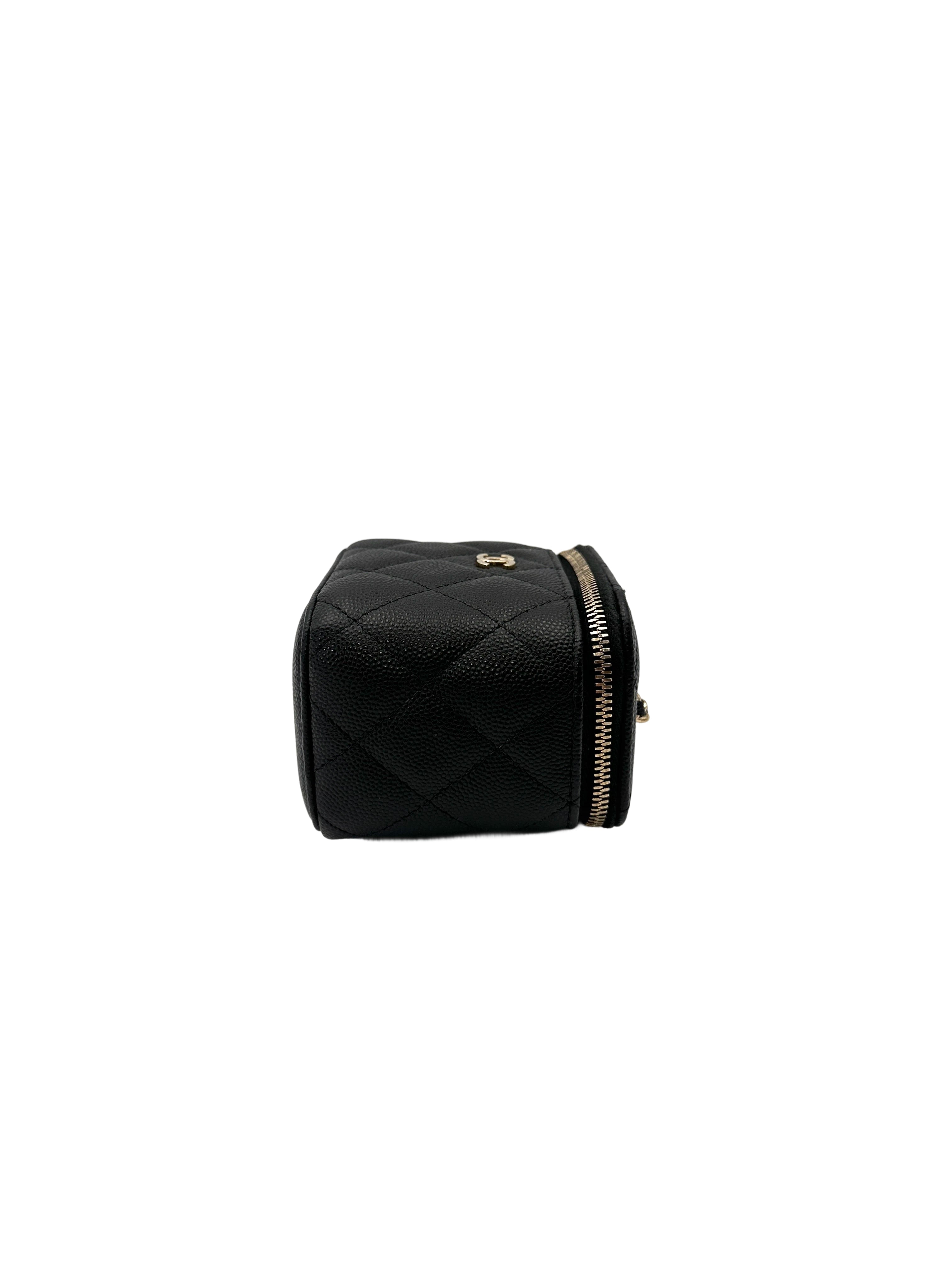 Chanel Black Quilted Leather Vanity Case(31***95) CC2120