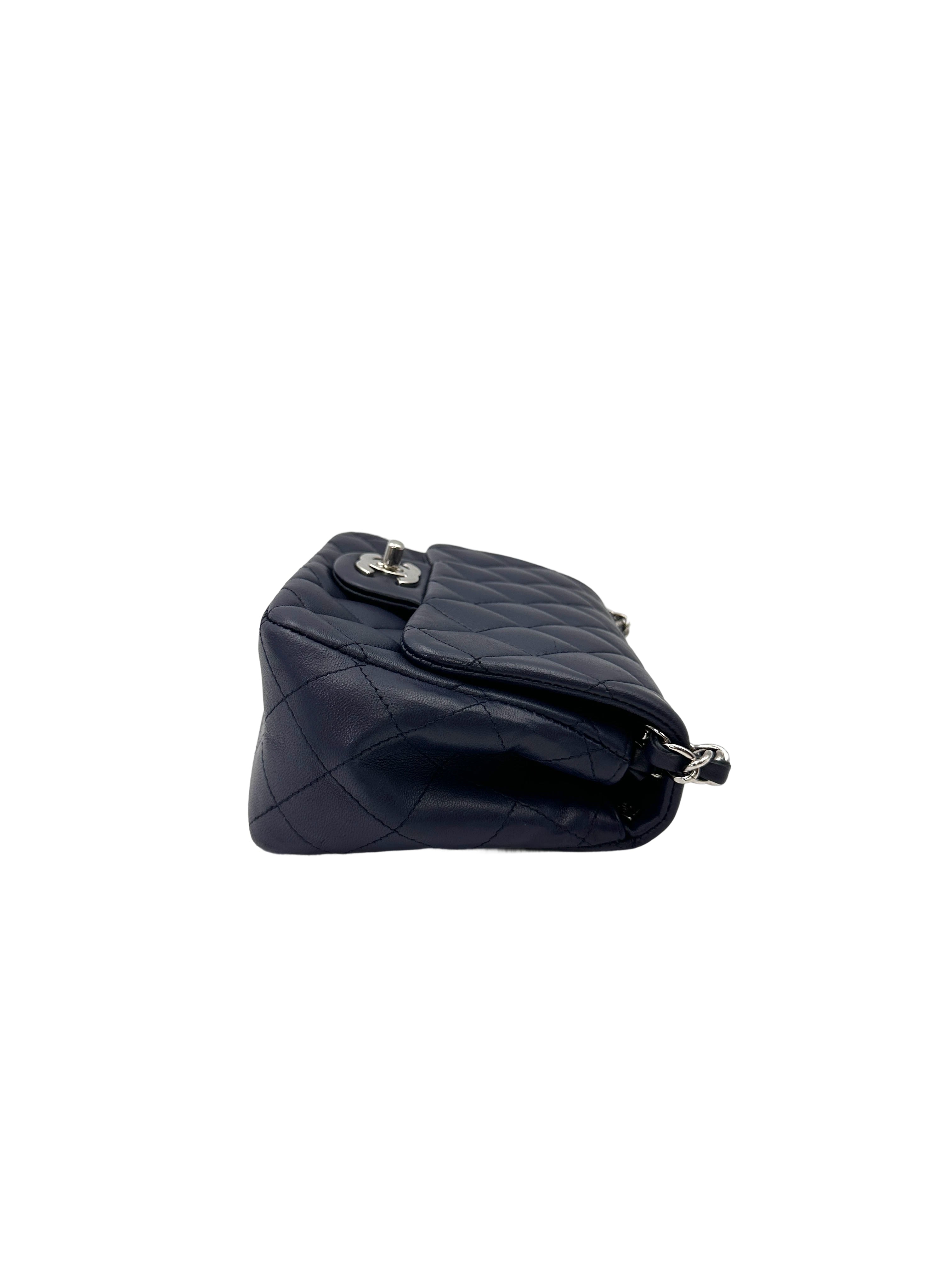 Chanel Classic Flap Navy Quilted Lambskin Mini Shoulder Bag(22***95) CC2121