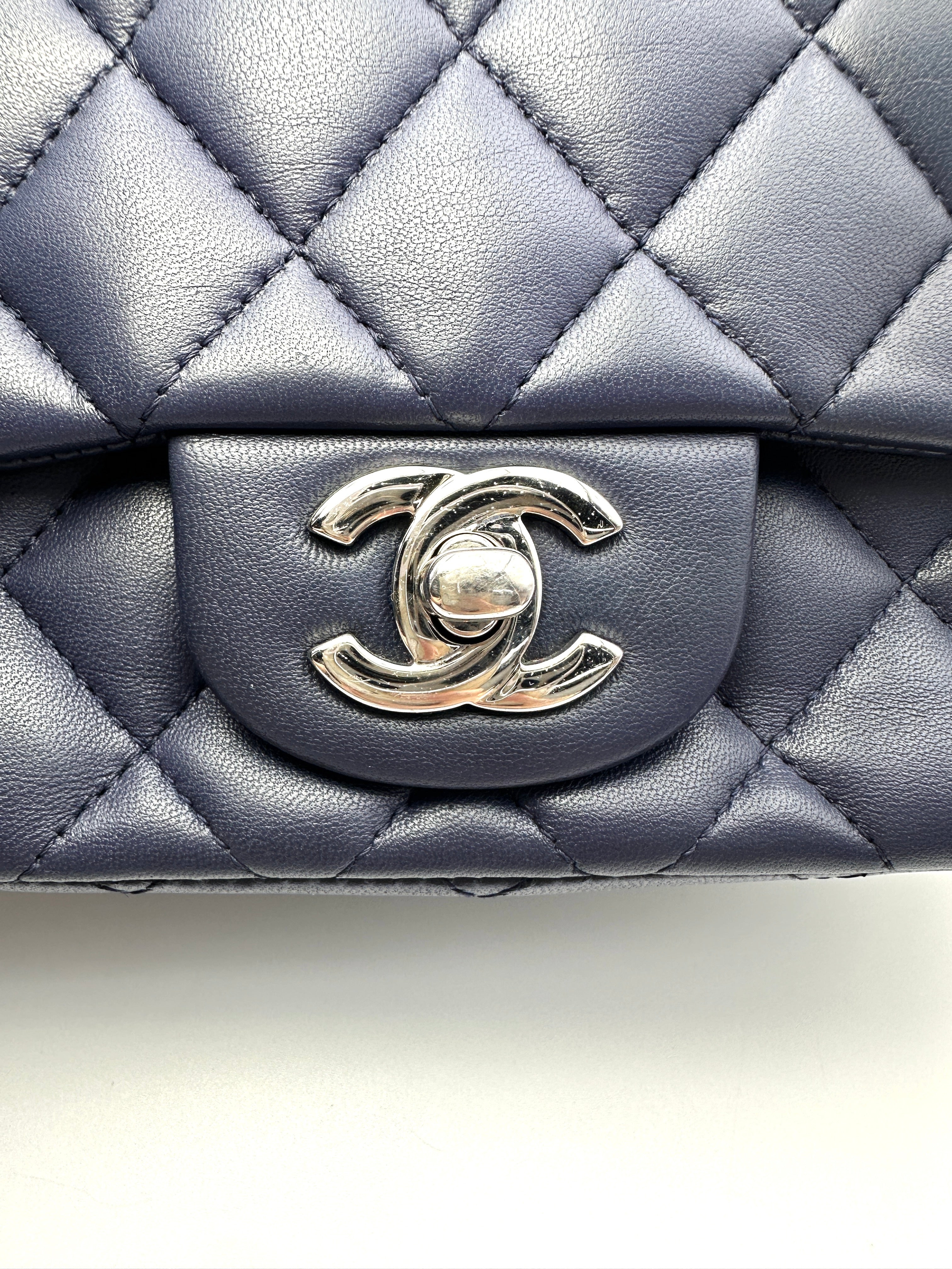 Chanel Classic Flap Navy Quilted Lambskin Mini Shoulder Bag(22***95) CC2121