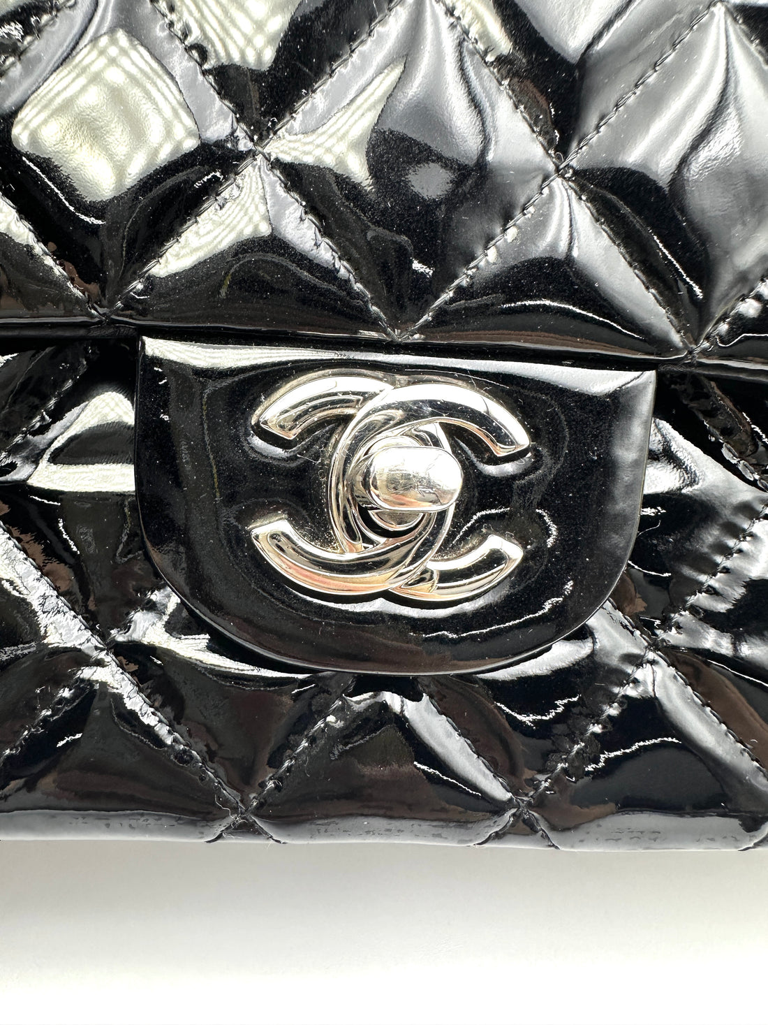 Chanel Classic Flap Black Quilted Patent Leather Medium Size Shoulder Bag(19***13) CC2122
