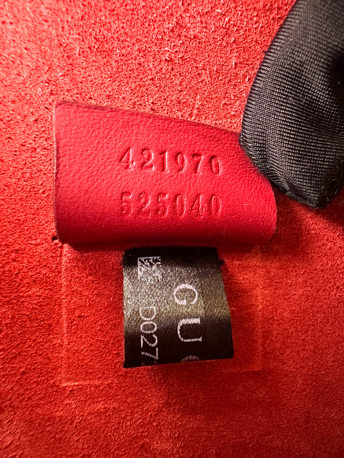 Gucci Dionysus GG Supreme Canvas Small Size Shoulder Bag With Red Trim GG1272