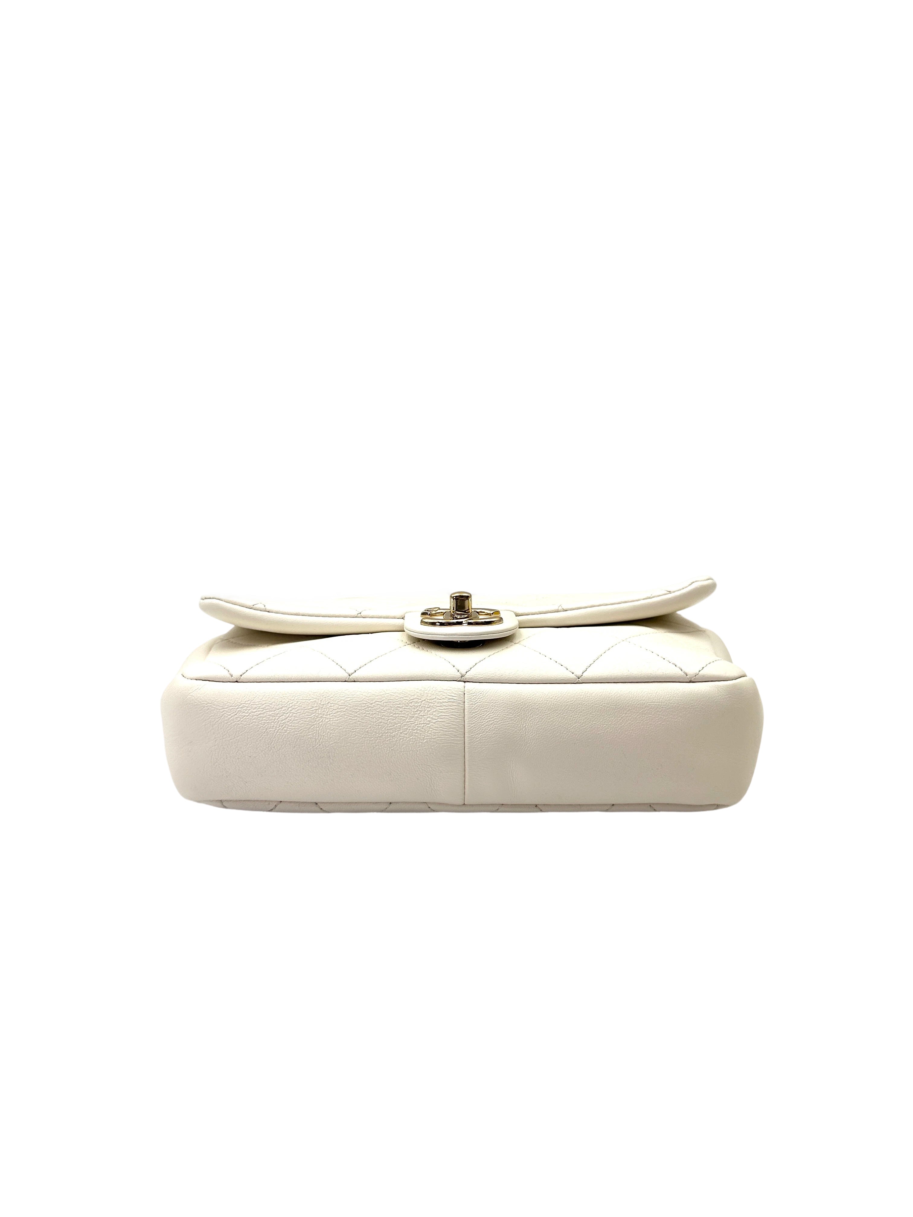 Chanel White Quilted Leather Flap Bag With Acetate & Metal Chunky Chain(28***43) CC2126
