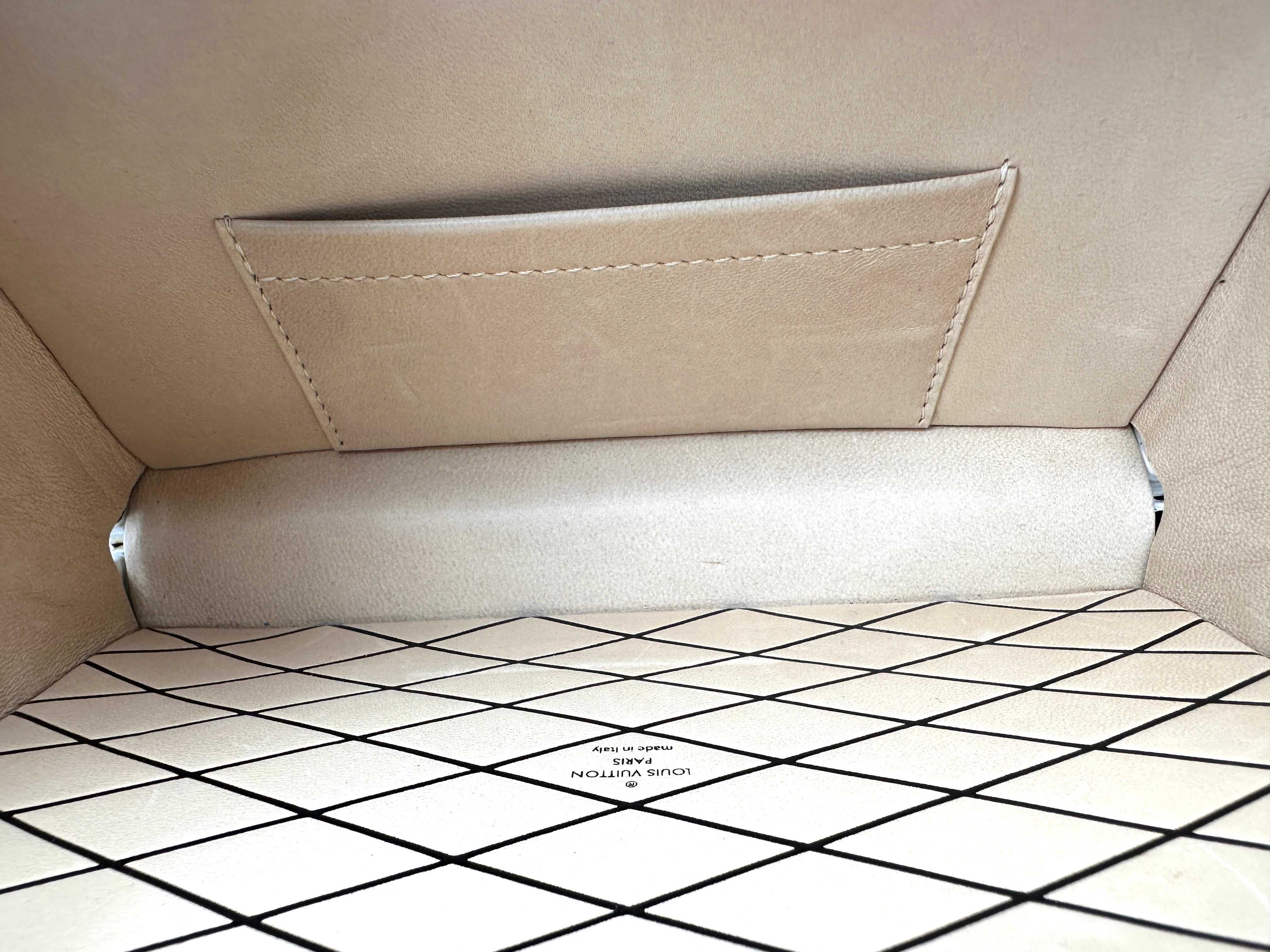 Louis Vuitton Petite Malle White/Black Epi Leather Shoulder Bag LV2979