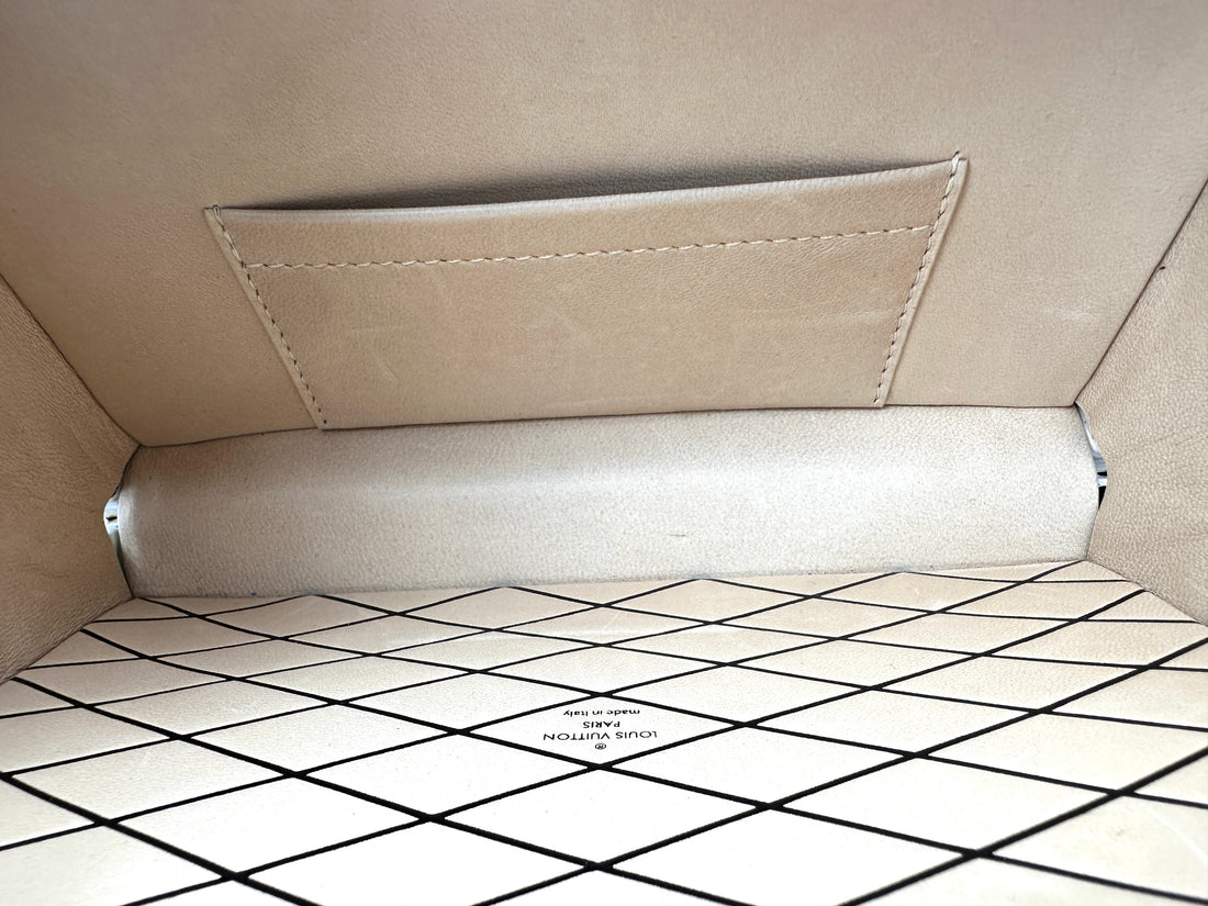 Louis Vuitton Petite Malle White/Black Epi Leather Shoulder Bag LV2979