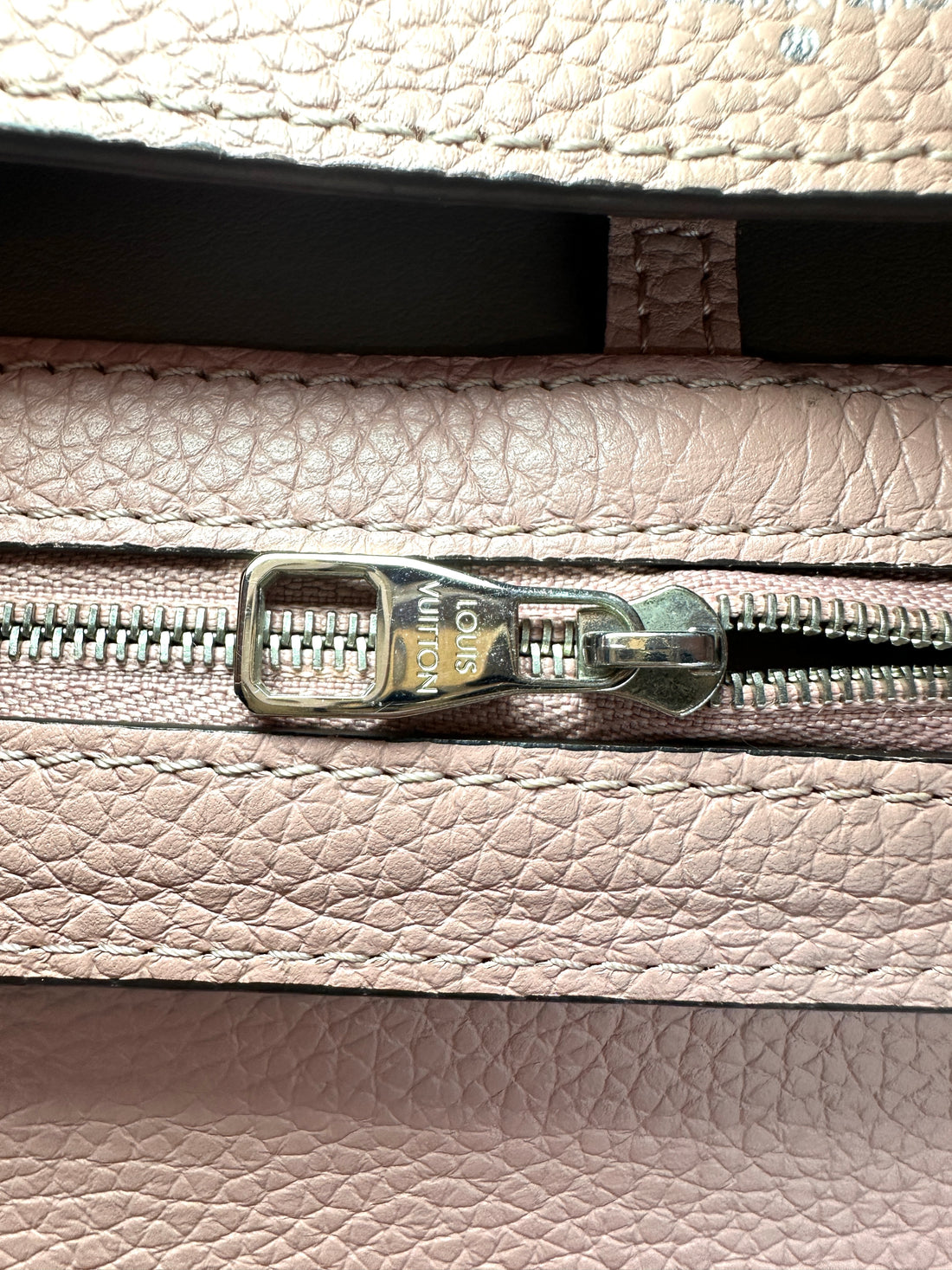 Louis Vuitton Capucines MM Pink Leather Python Handle Bag LV2994