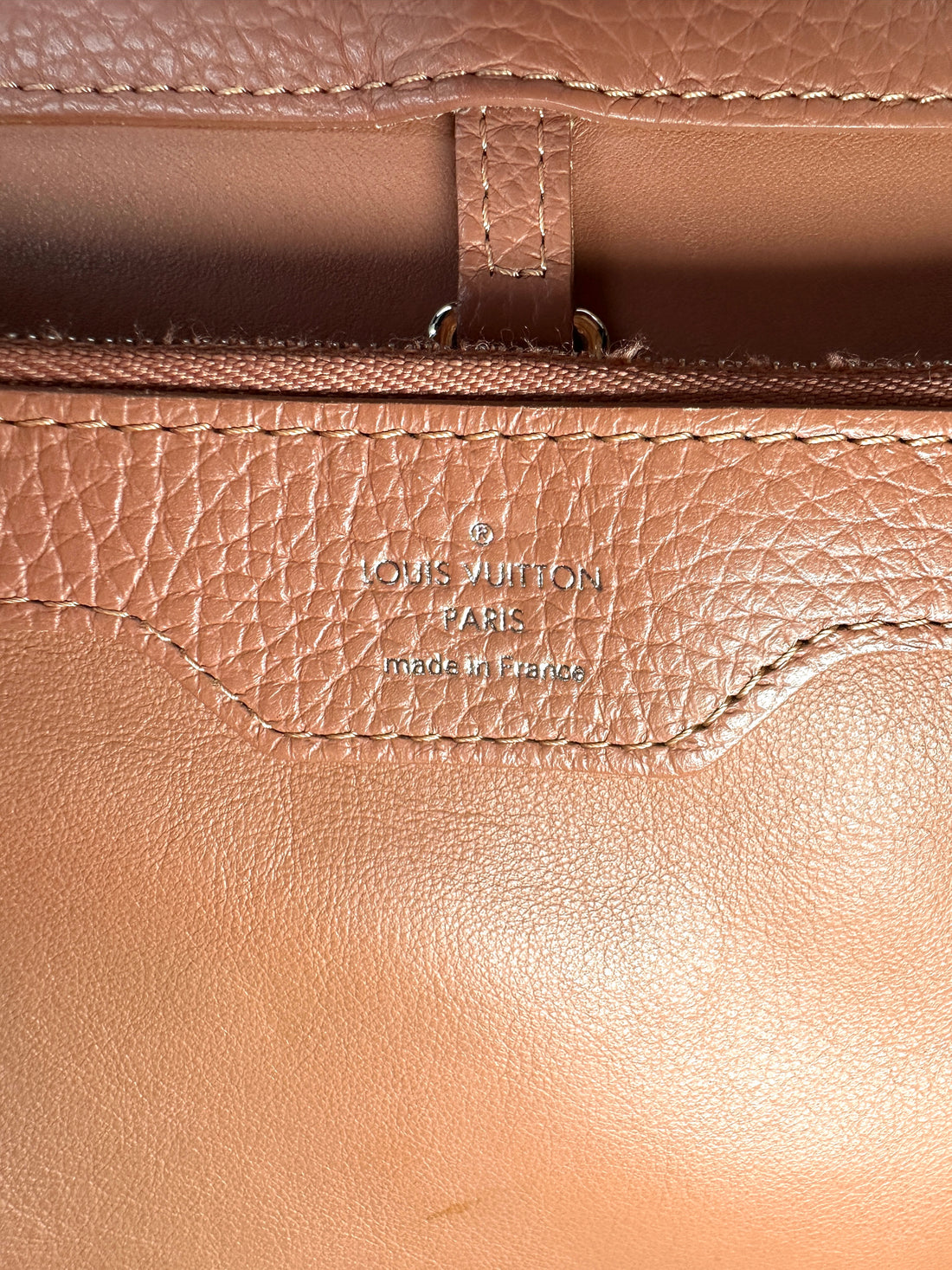 Louis Vuitton Capucines GM Red Leather Handle Bag LV2986