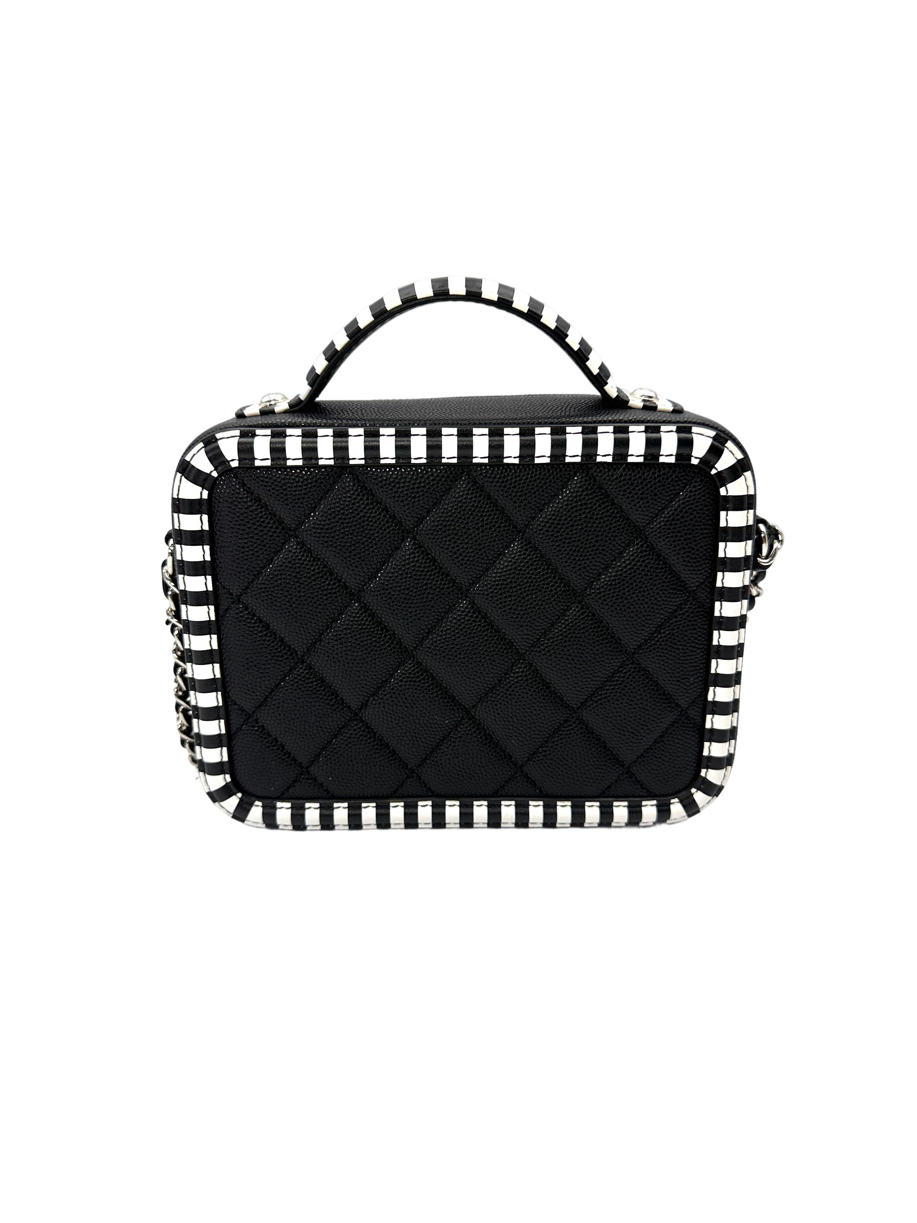 Chanel CC Filigree Black/White Quilted Leather Top Handle Vanity Case(27***78) CC2131