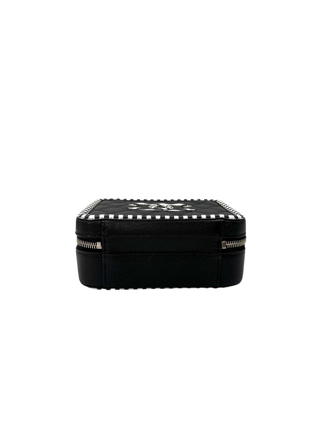 Chanel CC Filigree Black/White Quilted Leather Top Handle Vanity Case(27***78) CC2131