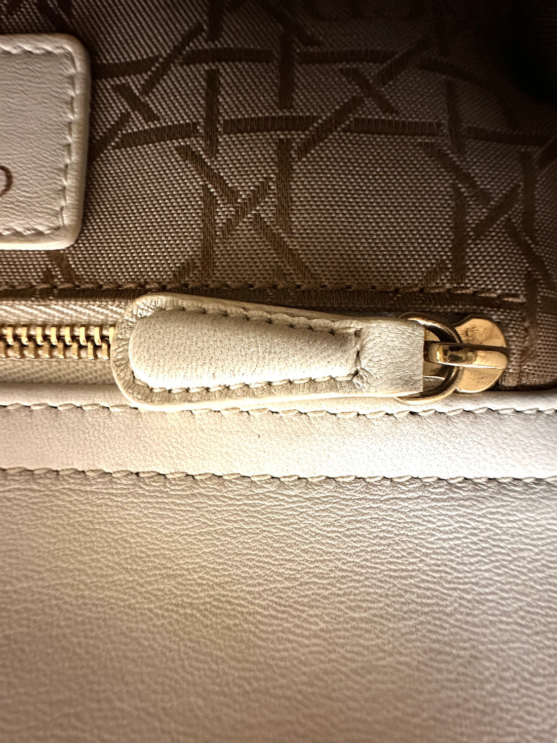 Christian Dior Lady Dior White Cannage Leather Handle Bag With Gold Charms DR789