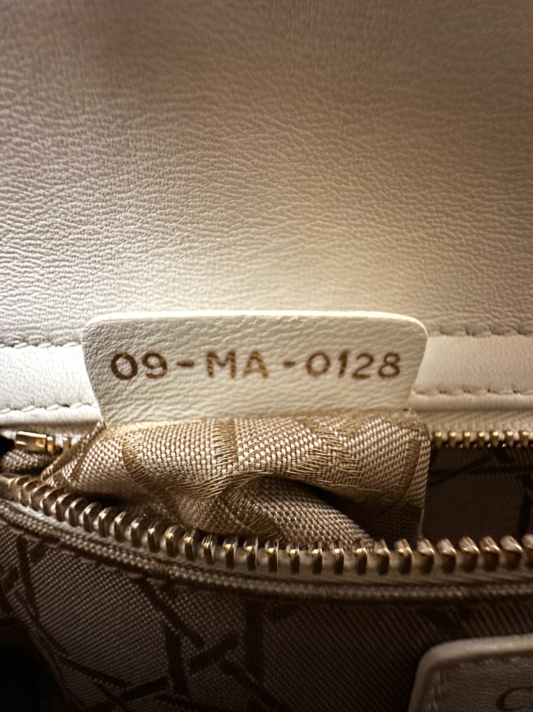 Christian Dior Lady Dior White Cannage Leather Handle Bag With Gold Charms DR789