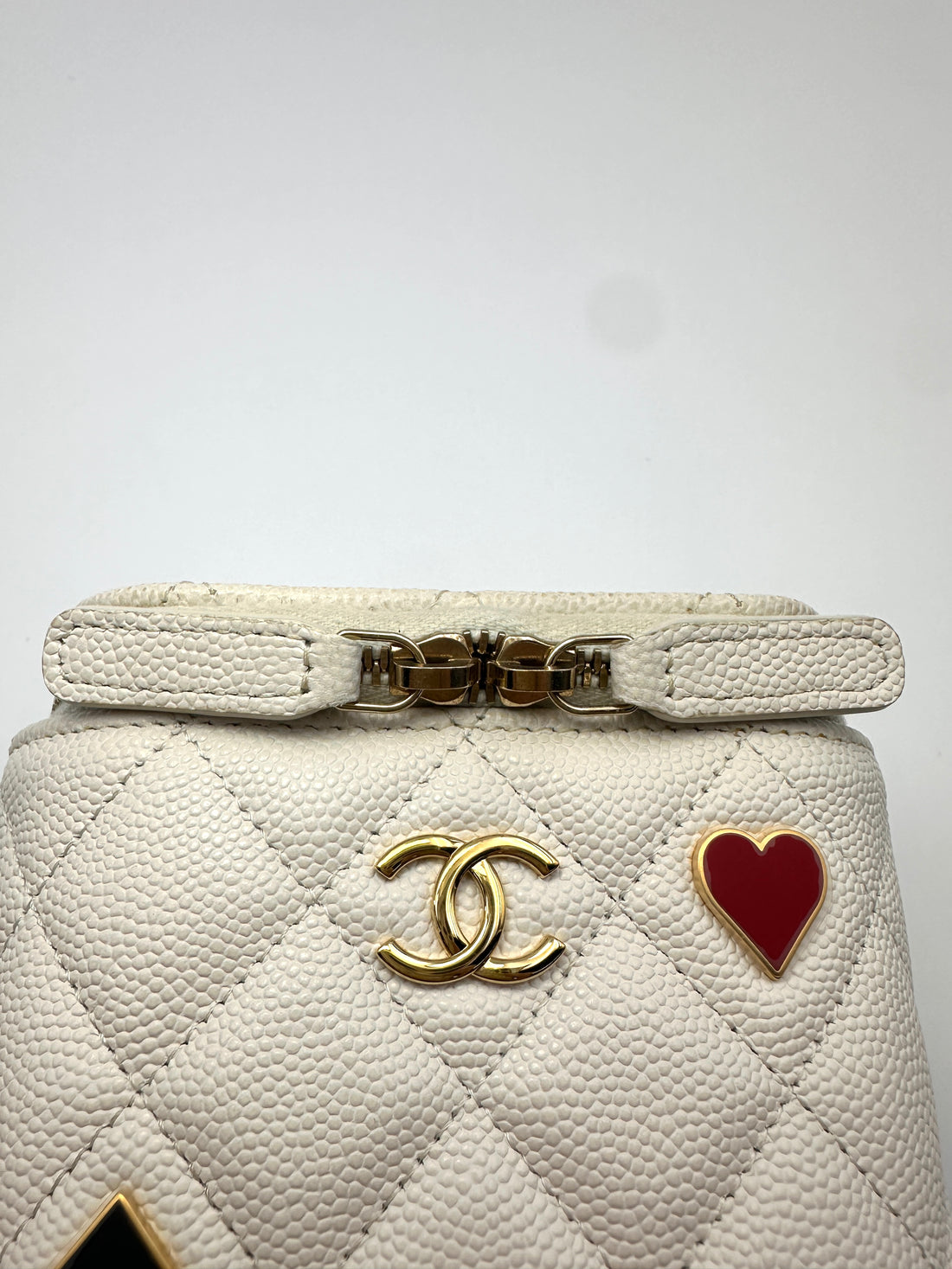 Chanel Cruise White Quilted Leather Vanity Case(TT***49) CC2137