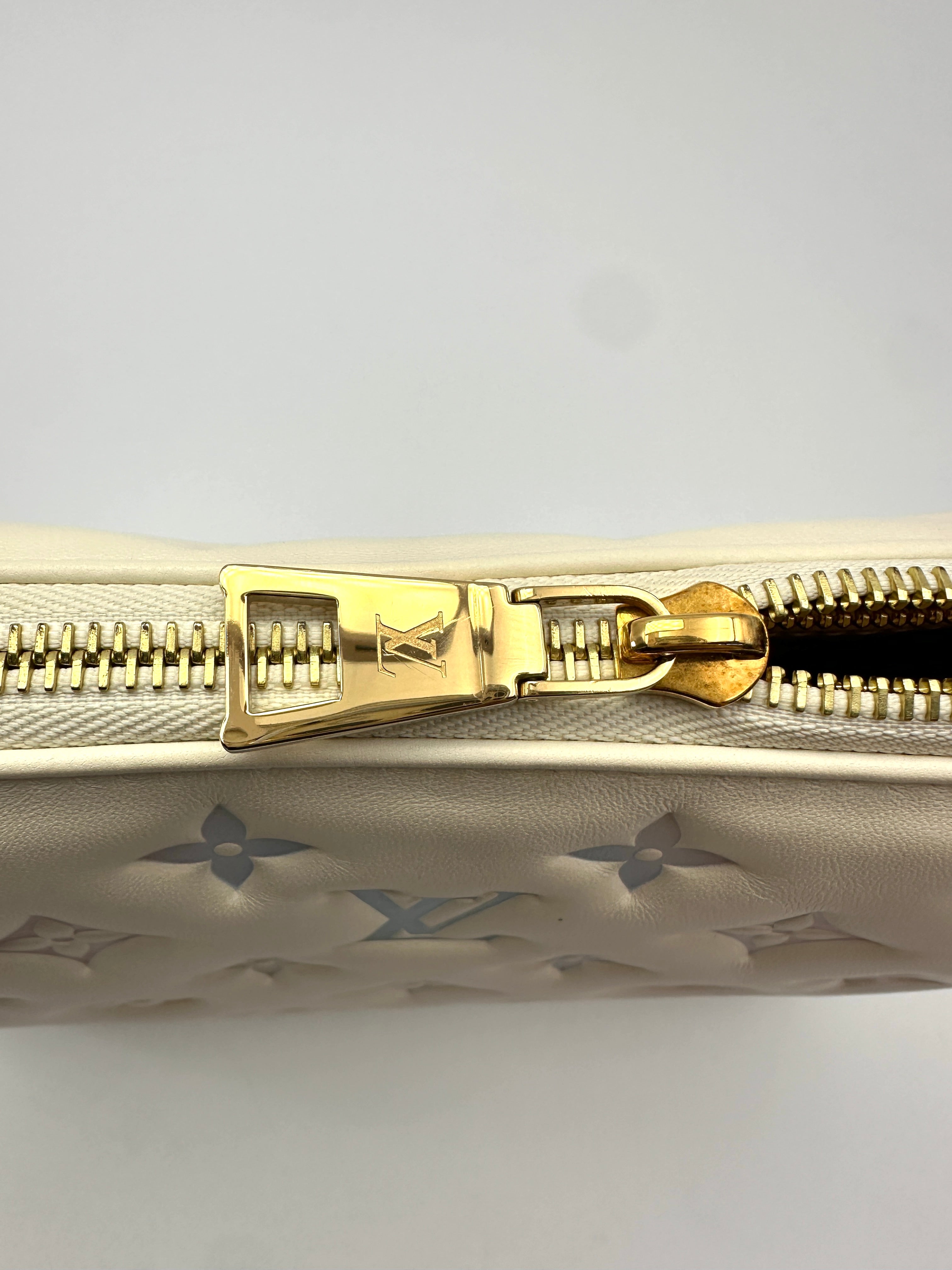 Louis Vuitton Coussin BB Milky Way White Monogram Embossed Puffy Leather Shoulder Bag LV3005