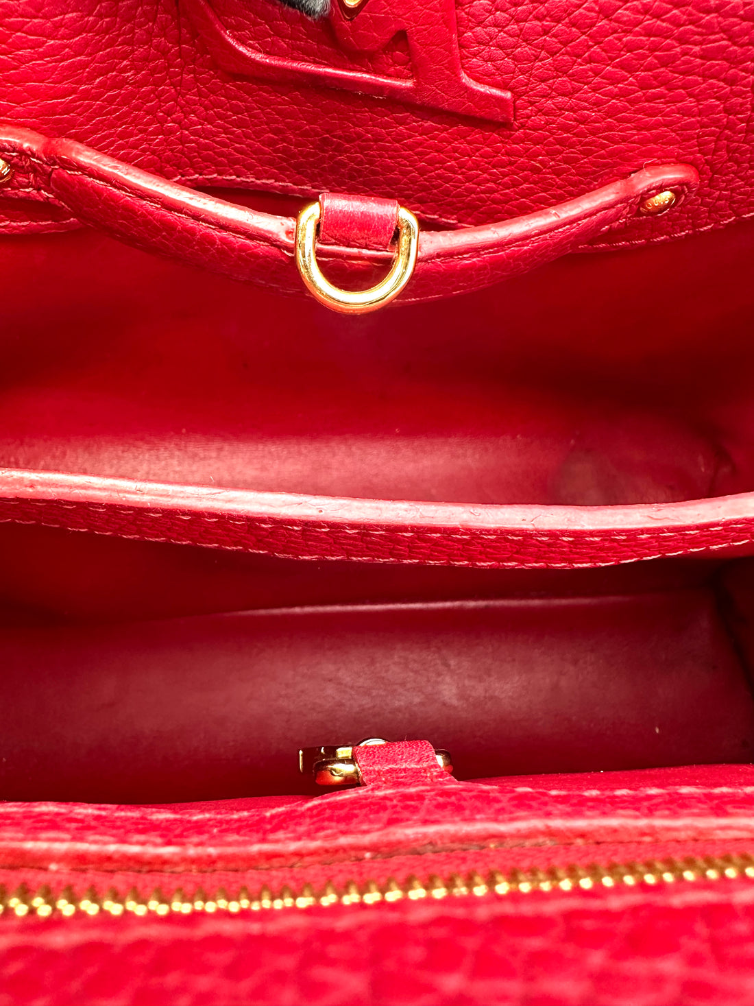 Louis Vuitton Capucines MM Red Leather Handle Bag LV3006