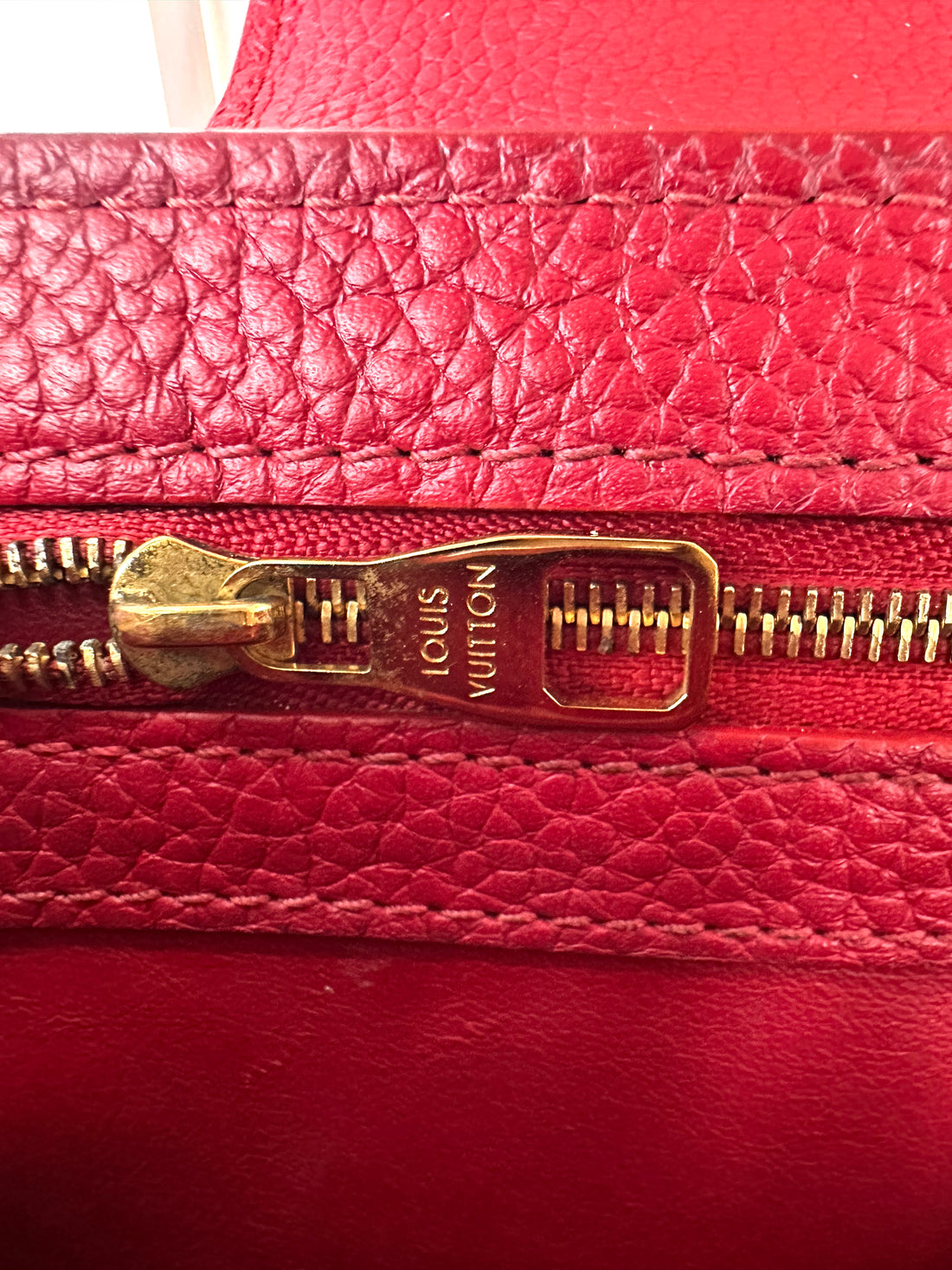 Louis Vuitton Capucines MM Red Leather Handle Bag LV3006