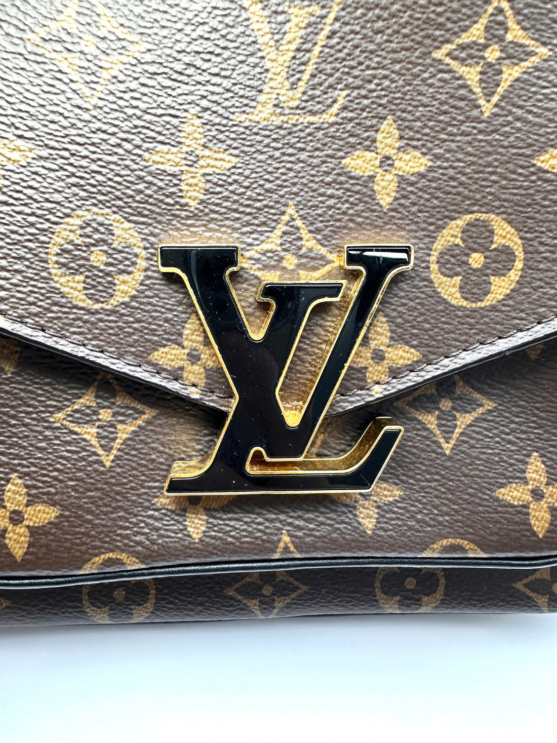 Louis Vuitton Passy Monogram Canvas Chain Shoulder Bag LV3003