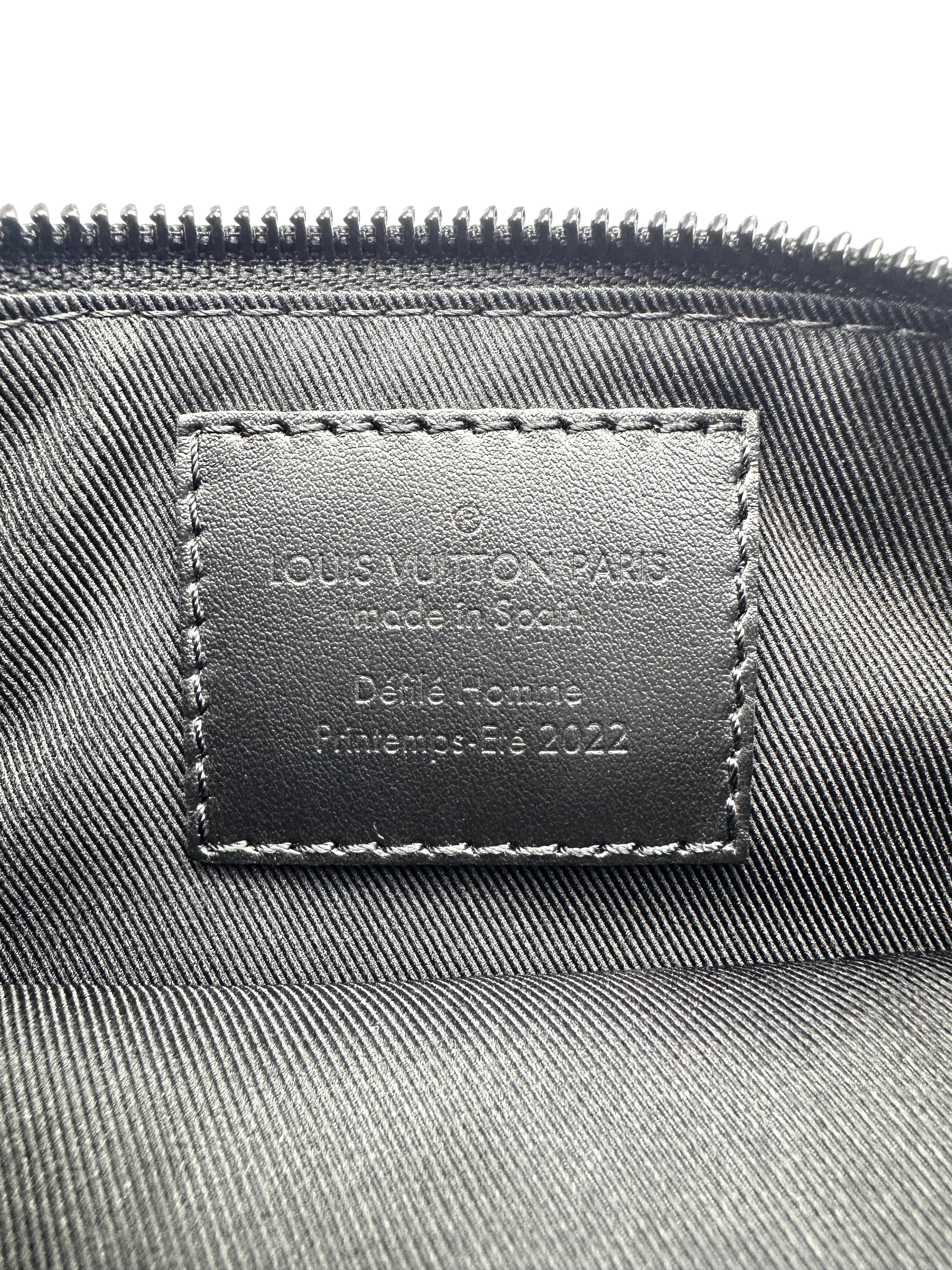 Louis Vuitton Trio Pouch NM Monogram Eclipse Graphite Leather Shoulder Bag LV3008