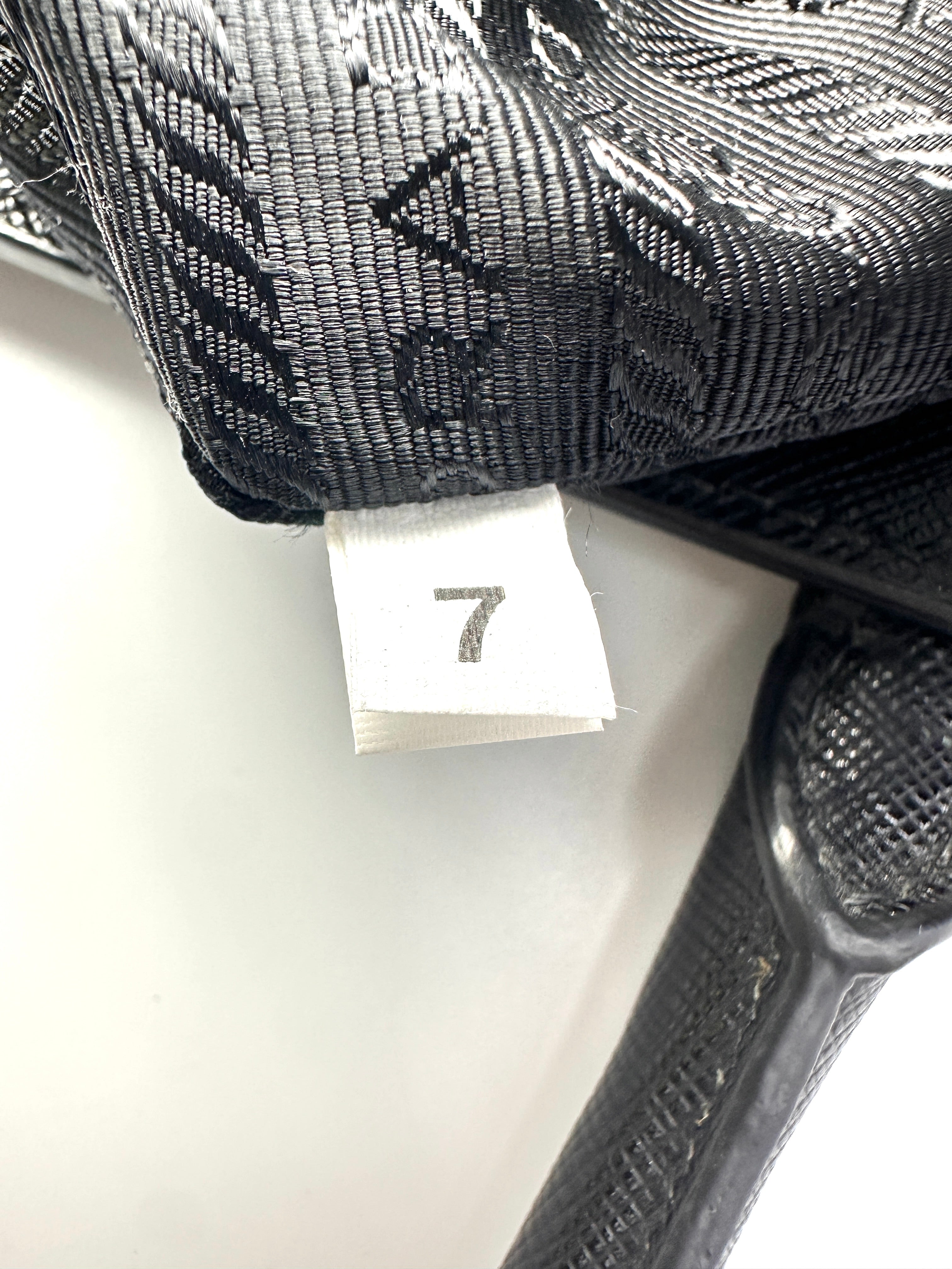Prada Galleria Black Saffiano Leather Handle Bag PR472