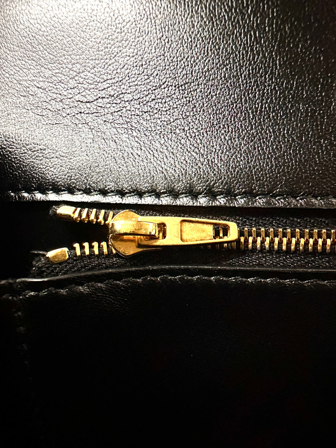 Balenciaga Hourglass Black Croc-Embossed Leather Handle Bag BB76