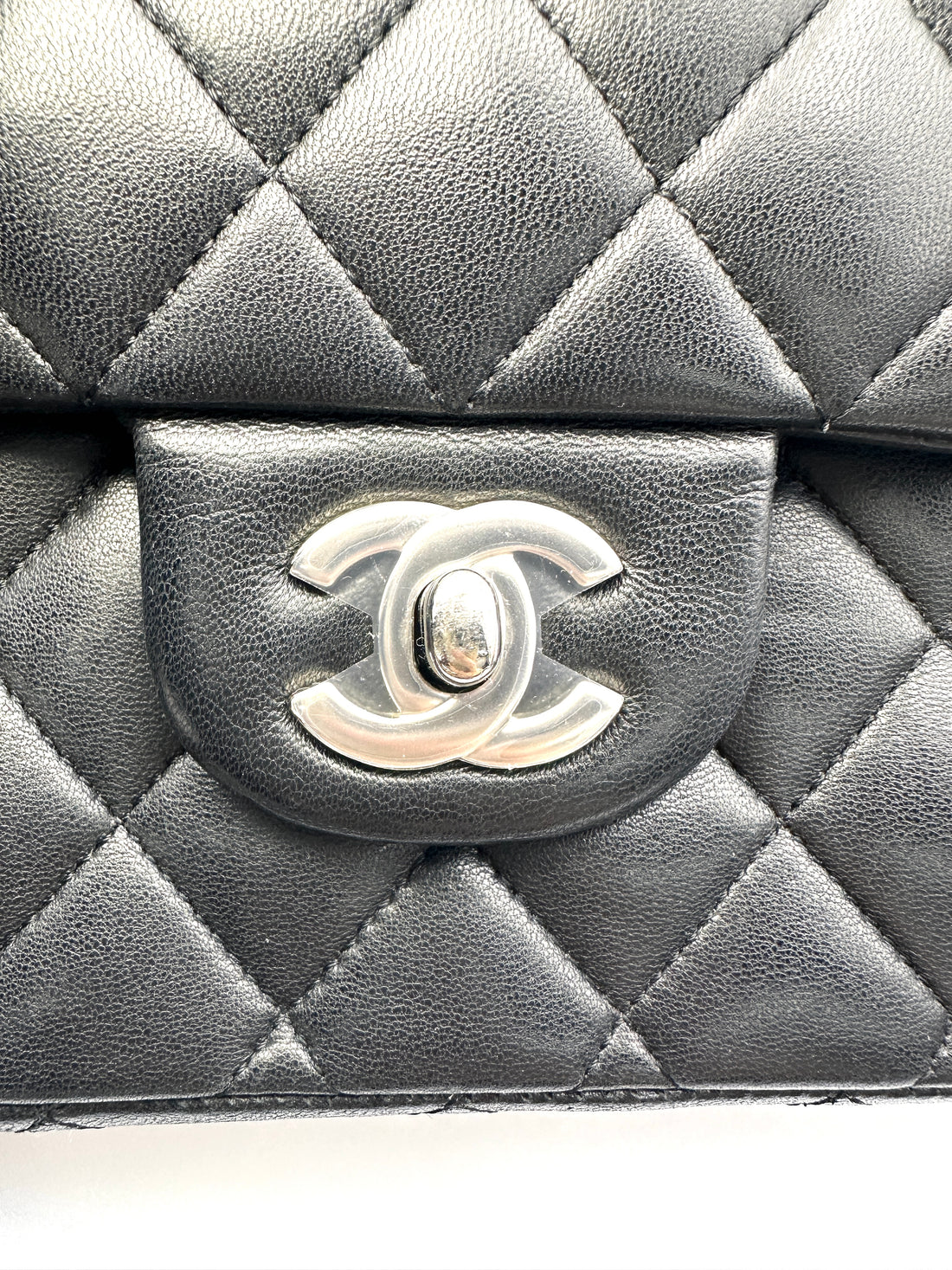 Chanel Classic Flap Black Quilted Lambskin Medium Size Shoulder Bag With Silver Buckle(13***00) CC2143