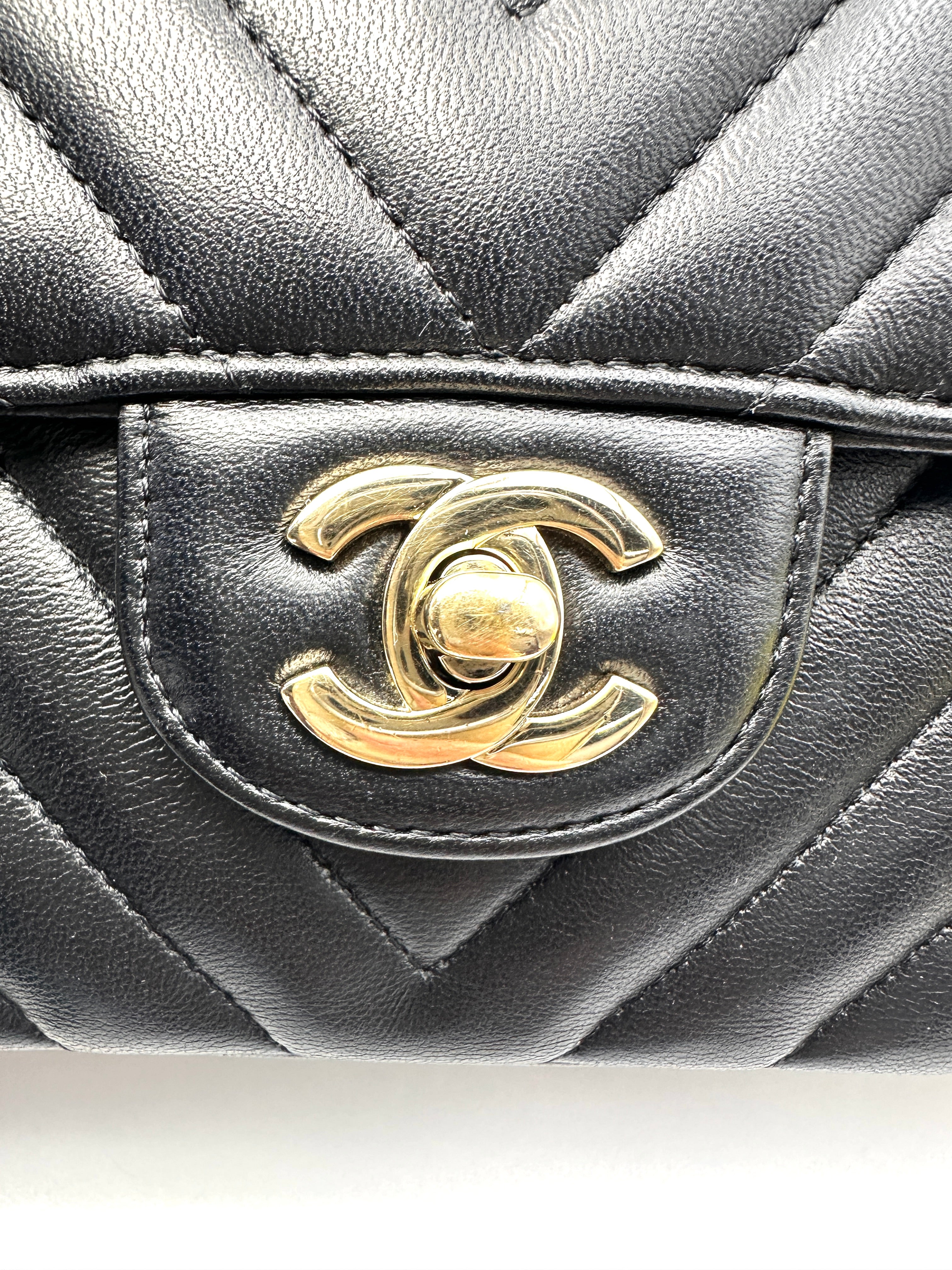 Chanel Classic Flap Black Chevron Quilted Leather Shoulder Bag With Gold Buckle(24***97) CC2145