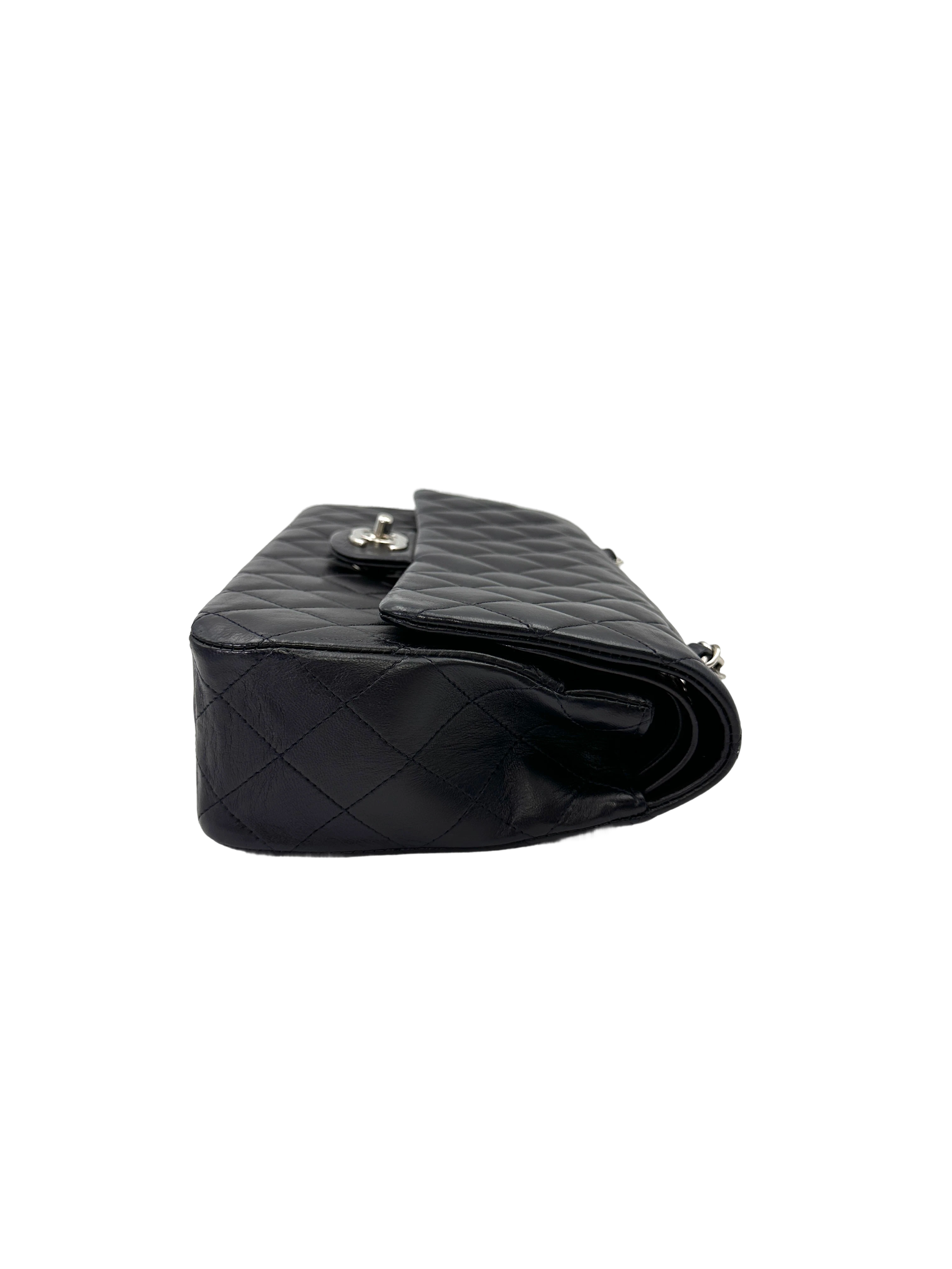 Chanel Classic Flap Navy Quilted Leather Medium Size Shoulder Bag With Silver Buckle(16***85) CC2150