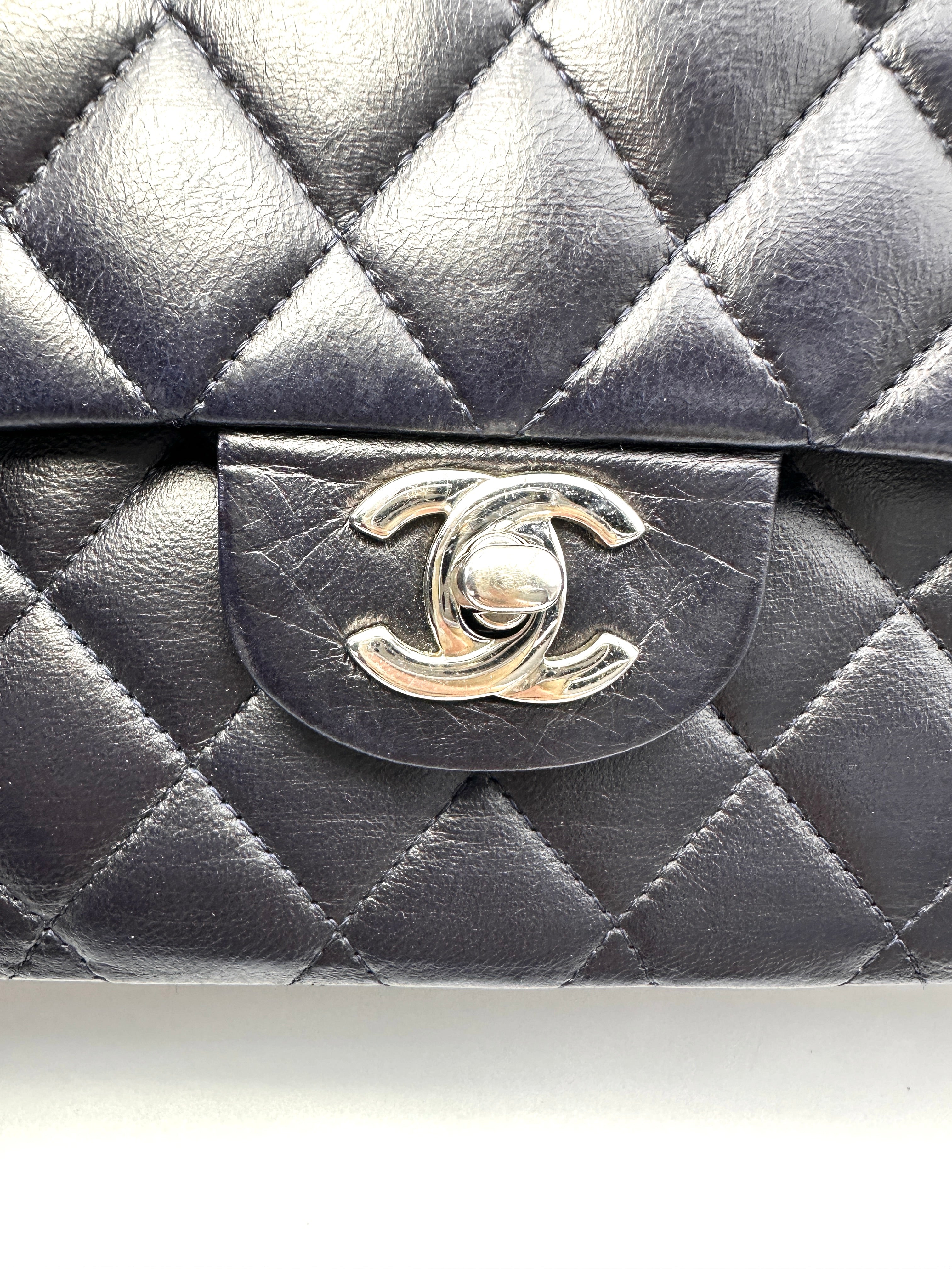 Chanel Classic Flap Navy Quilted Leather Medium Size Shoulder Bag With Silver Buckle(16***85) CC2150