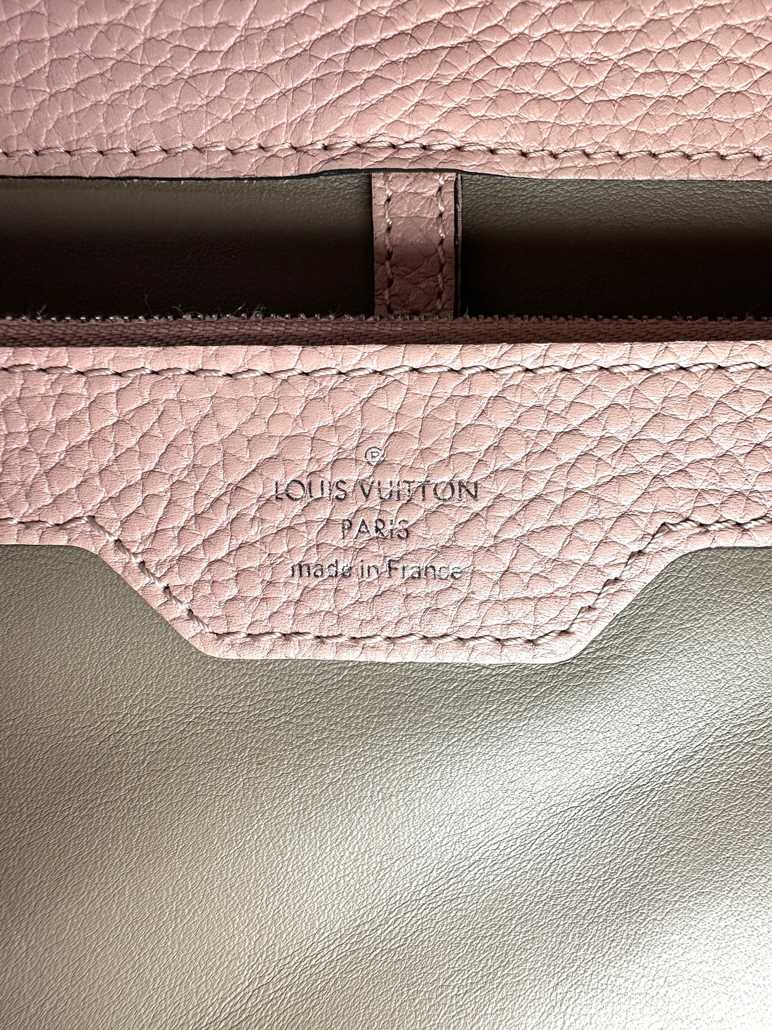 Louis Vuitton Capucines PM Pink Taurillon Leather Handle Bag LV3014
