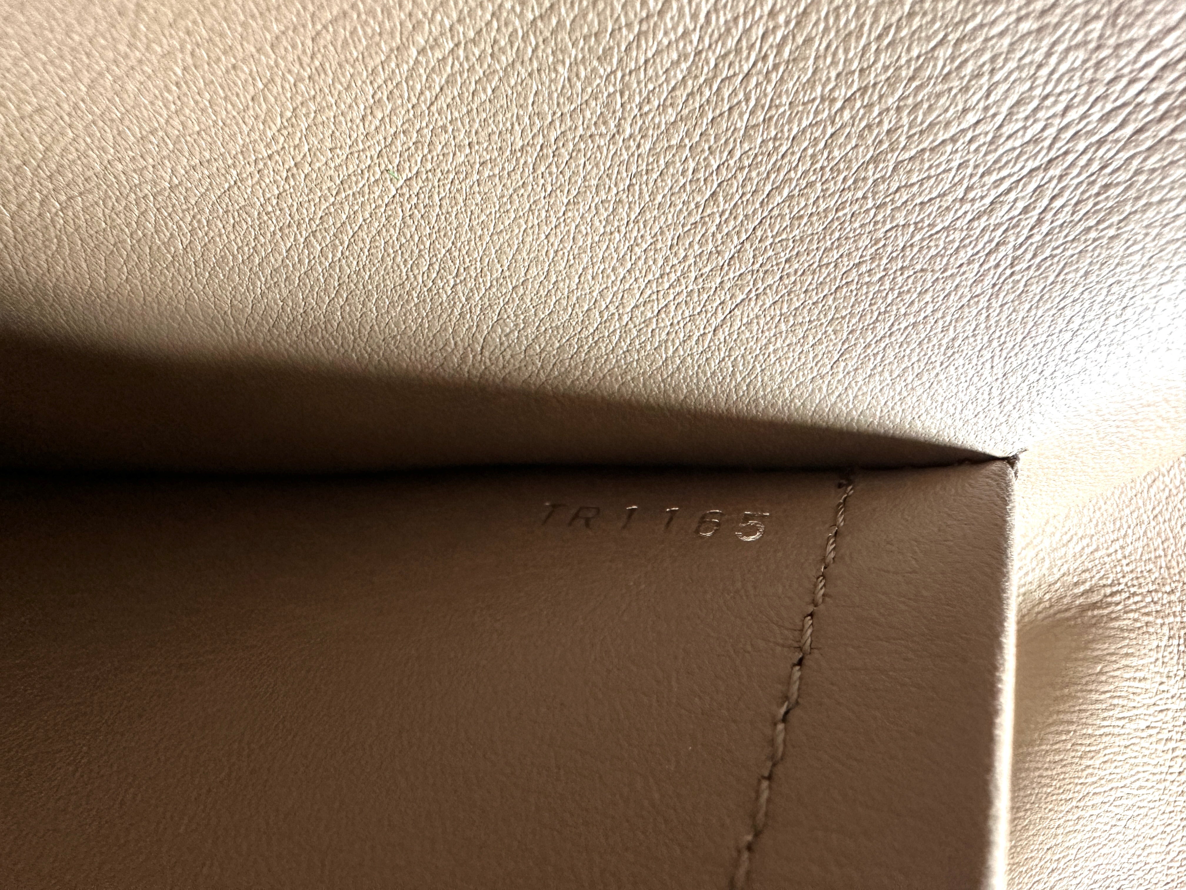 Louis Vuitton Capucines PM Pink Taurillon Leather Handle Bag LV3014