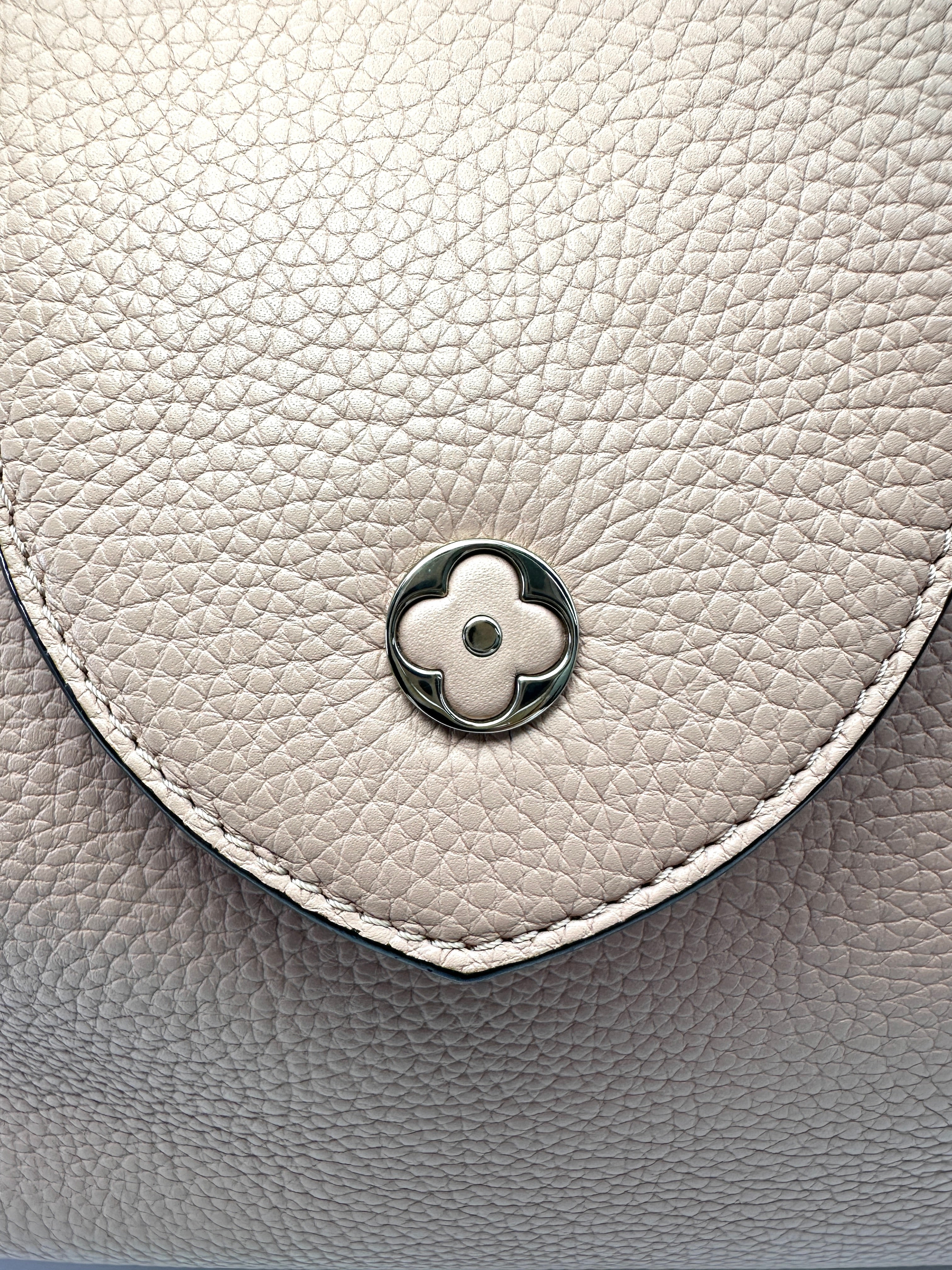 Louis Vuitton Capucines PM Pink Taurillon Leather Handle Bag LV3014