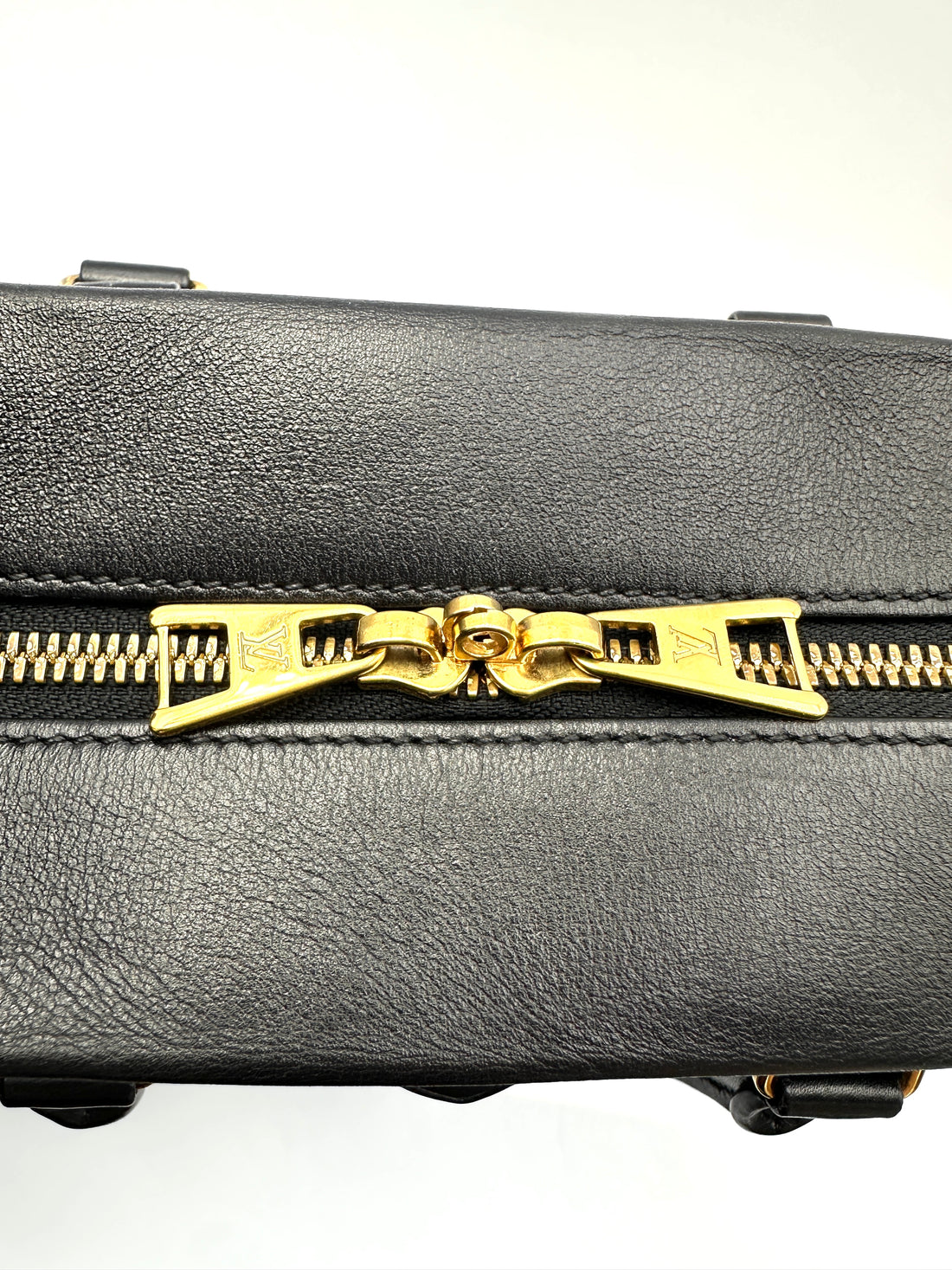 Louis Vuitton City Malle Monogram Canvas & Black Leather Handle Bag LV3015