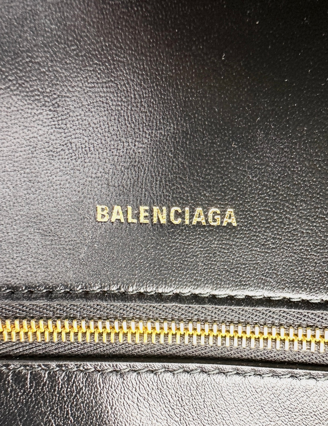 Balenciaga Hourglass Black Croc-Embossed Leather Handle Bag BB75