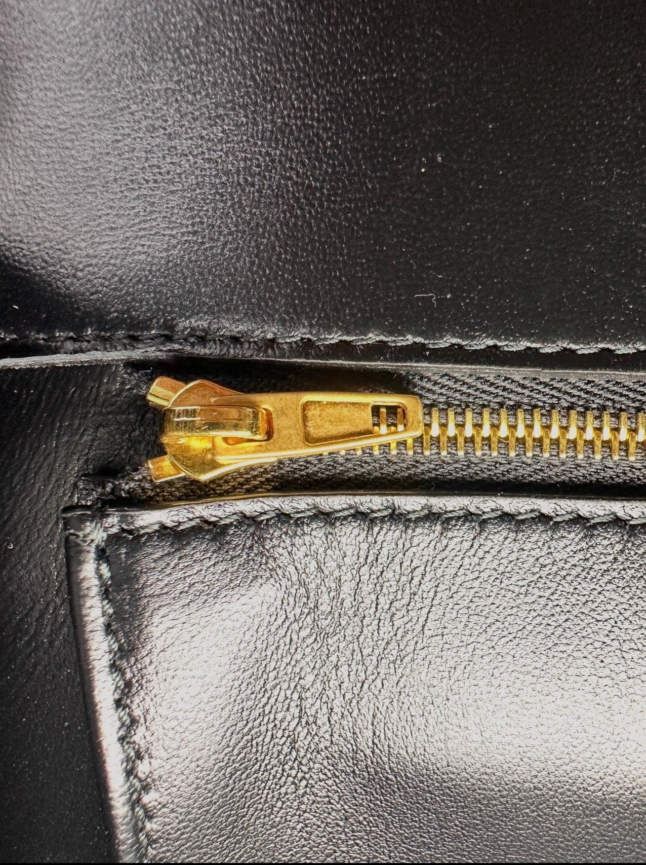 Balenciaga Hourglass Black Croc-Embossed Leather Handle Bag BB75