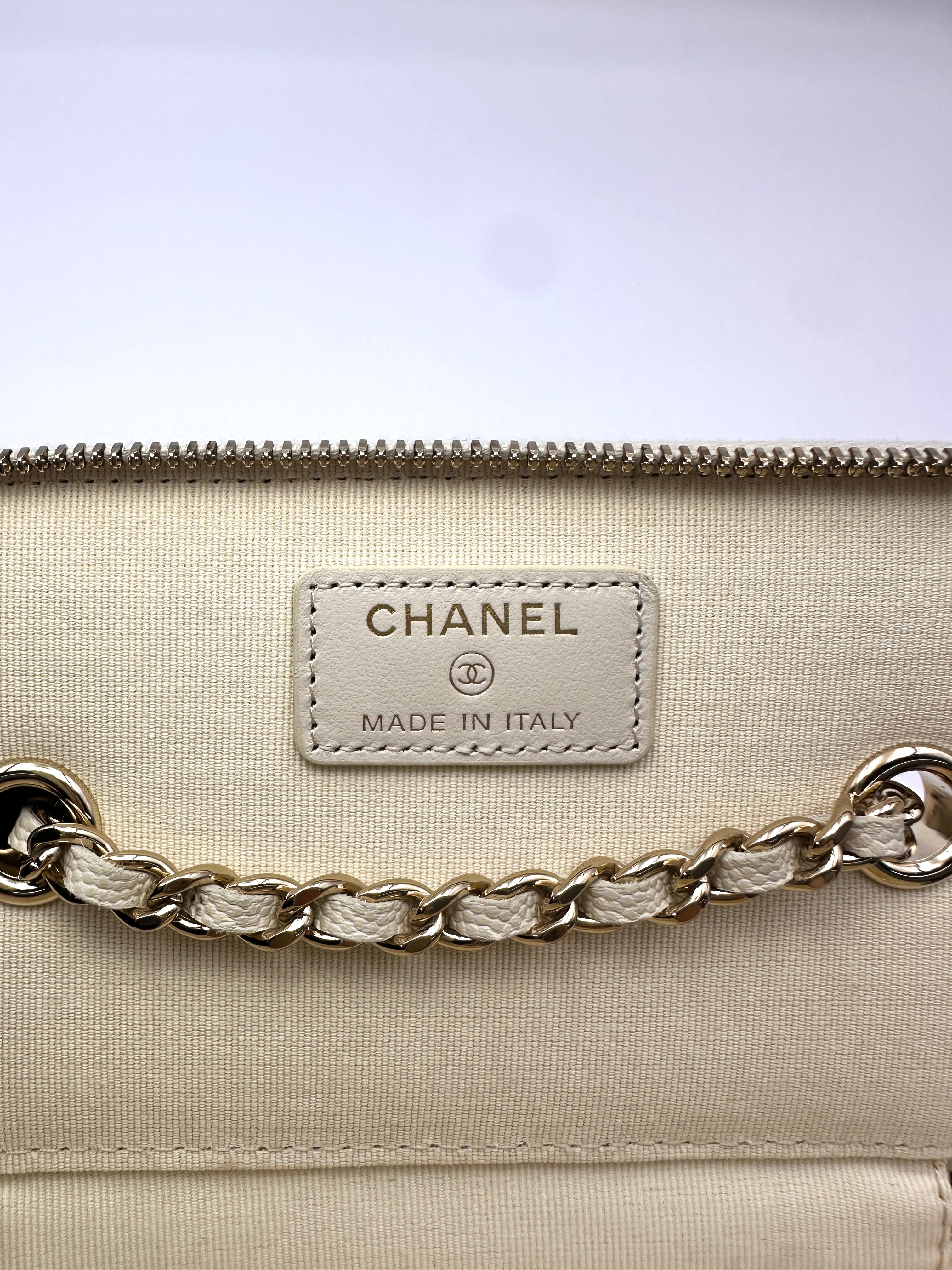 Chanel 22C White Quilted Leather Vanity Case(31***08) CC2157