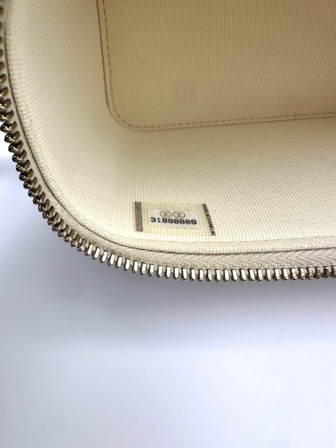 Chanel 22C White Quilted Leather Vanity Case(31***08) CC2157