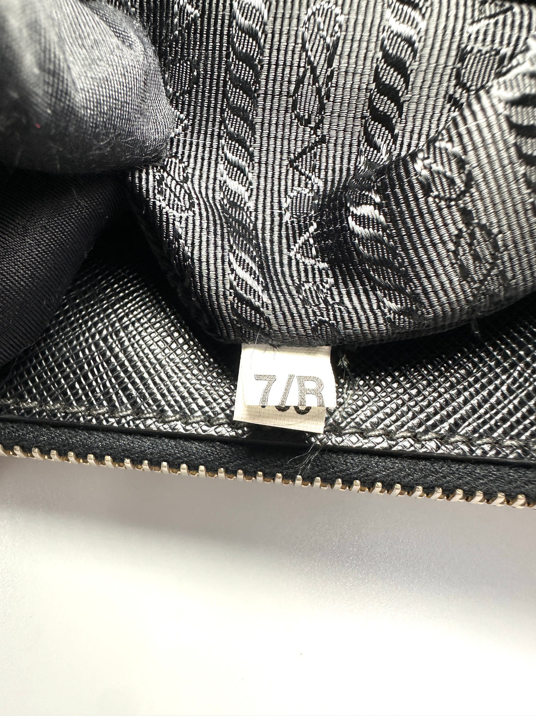 Prada Galleria Black Saffiano Leather Handle Bag PR483