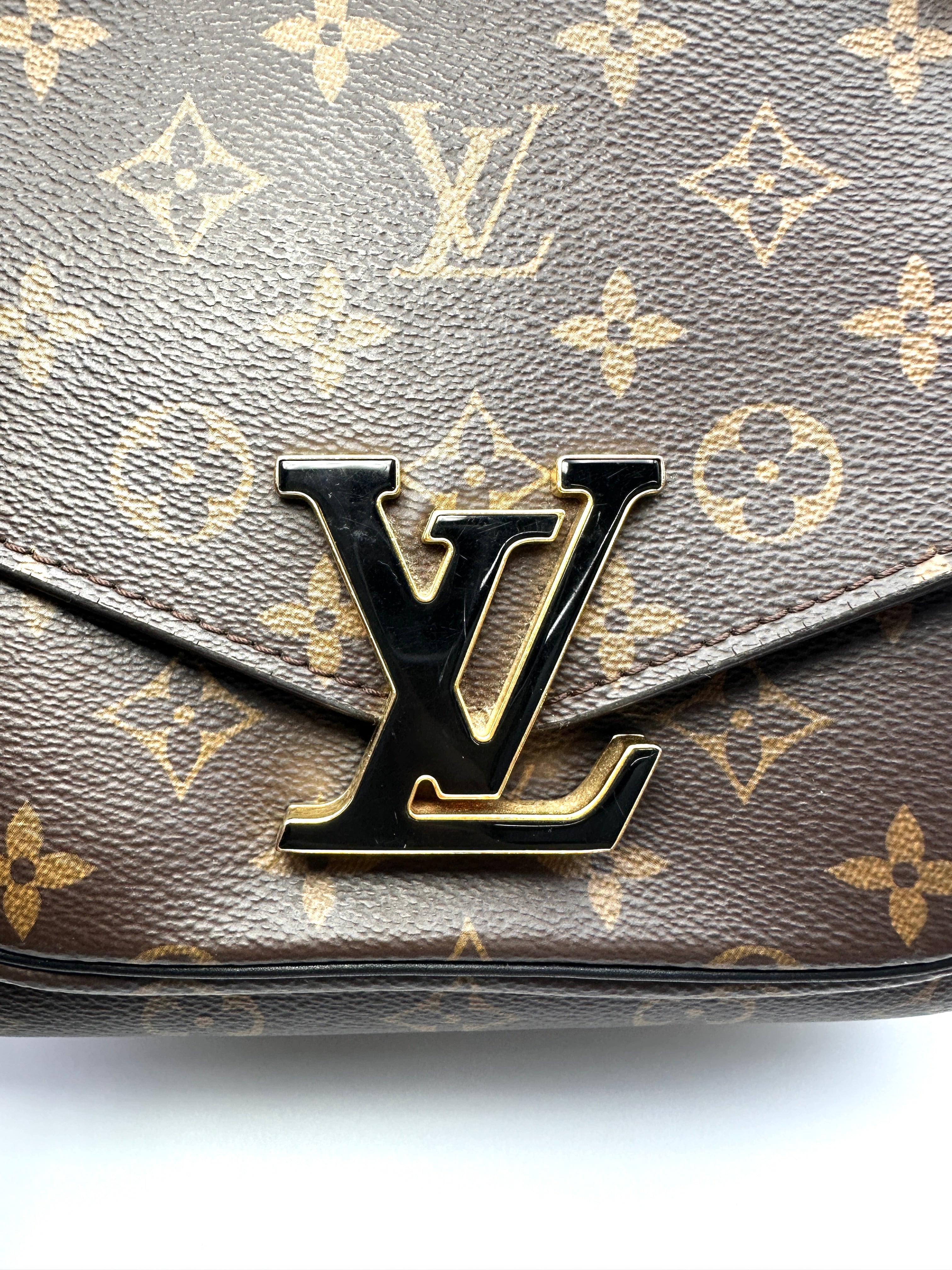 Louis Vuitton Passy Monogram Canvas Chain Shoulder Bag LV3024