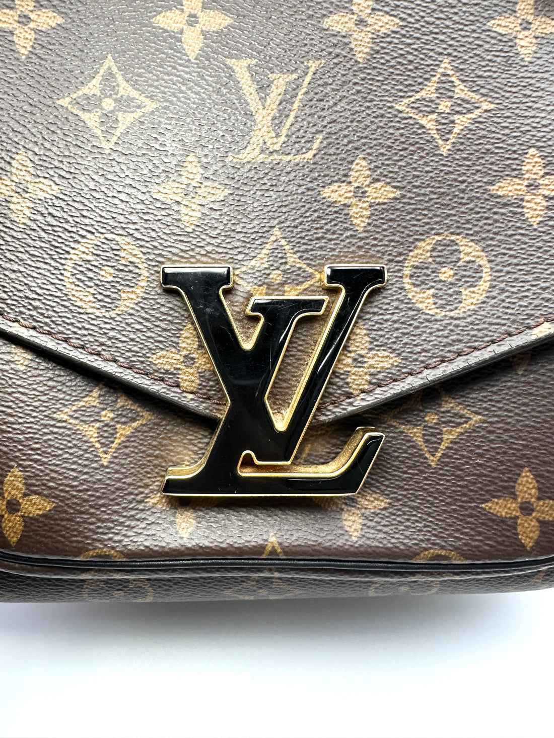 Louis Vuitton Passy Monogram Canvas Chain Shoulder Bag LV3024