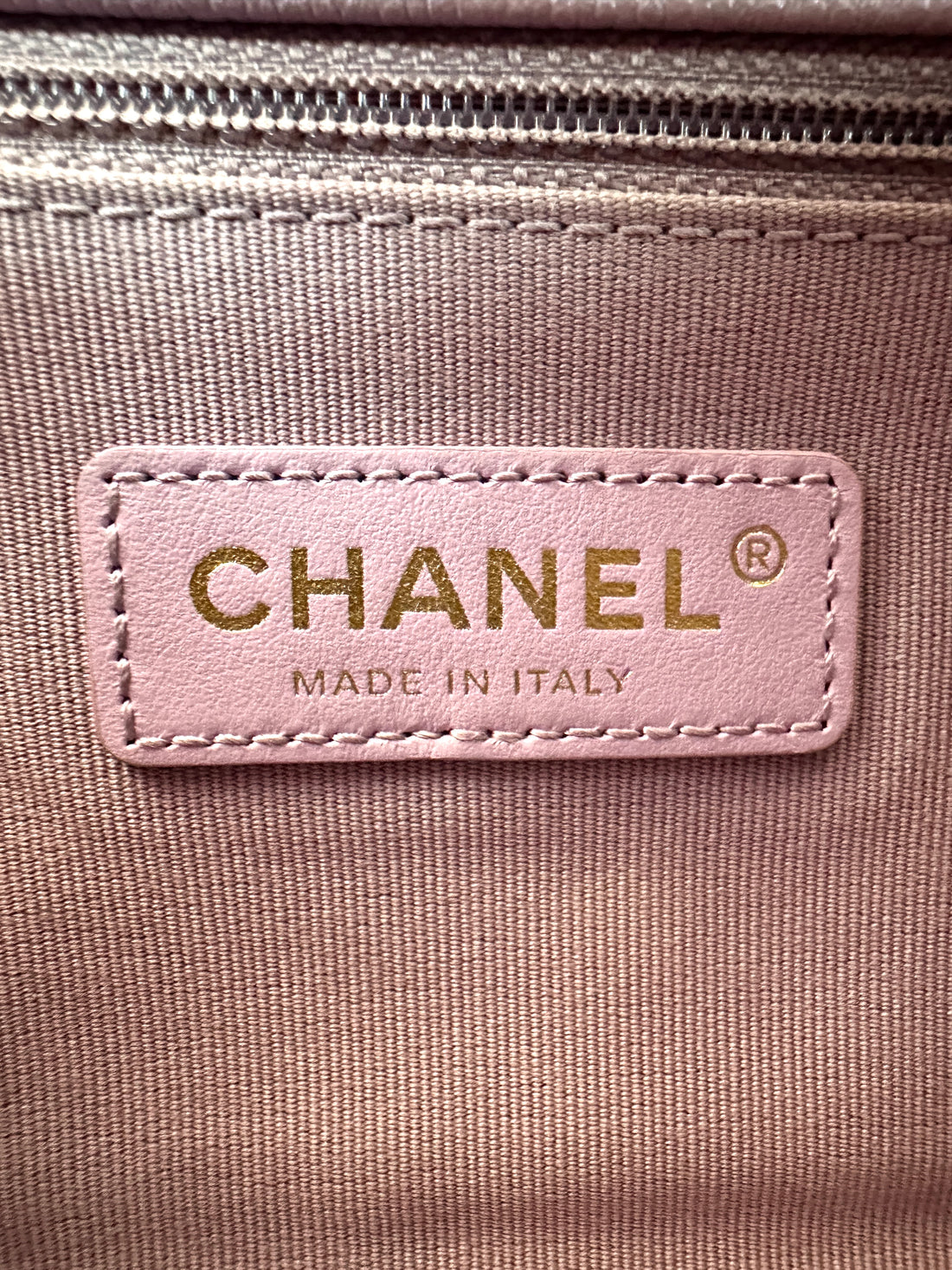 Chanel Iridescent Pink Quilted Leather Flap Bag With Gold Hardware(AJ***N5) IRIS240