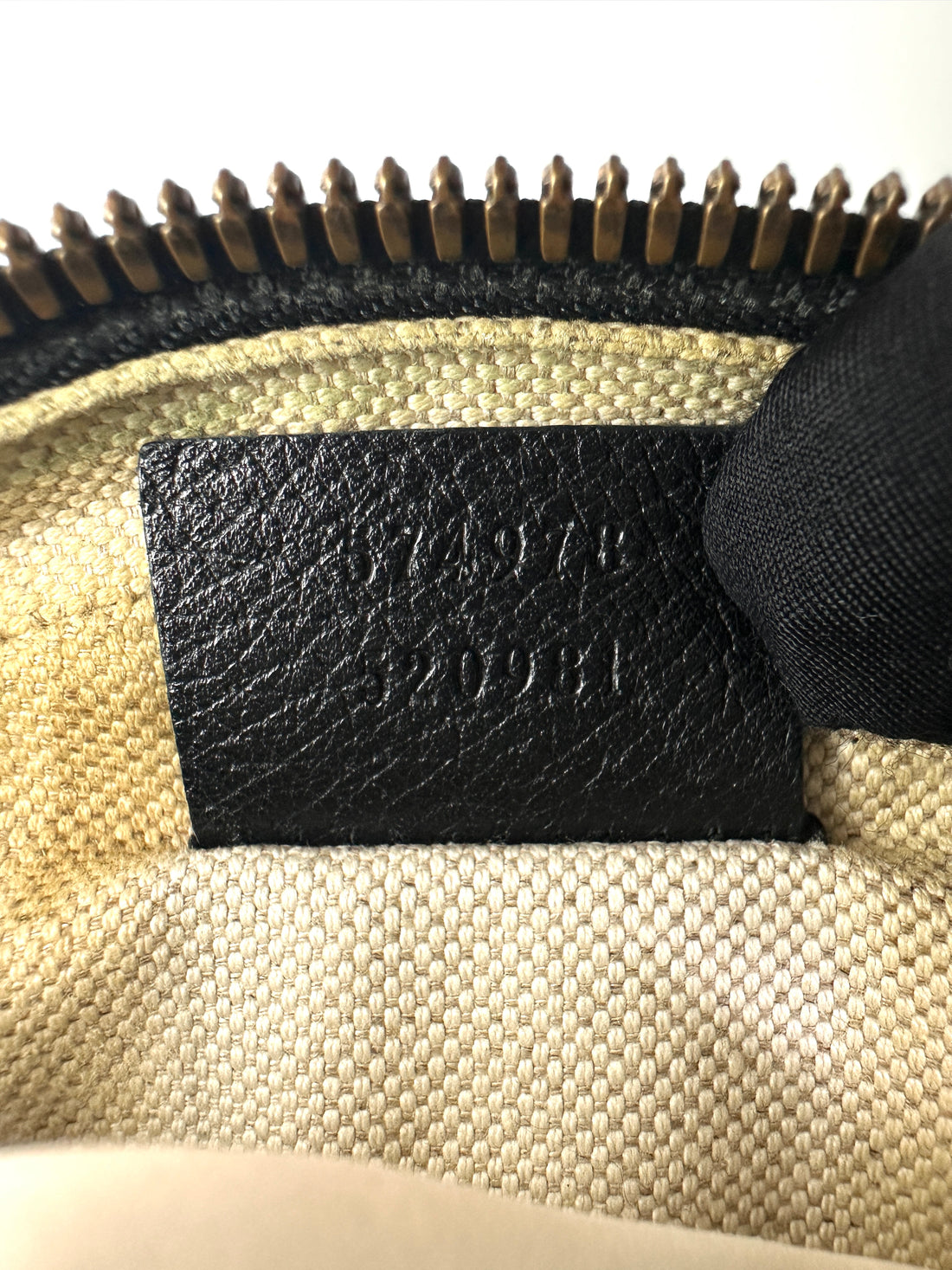 Gucci Brown Velvet Round Clutch GG1321