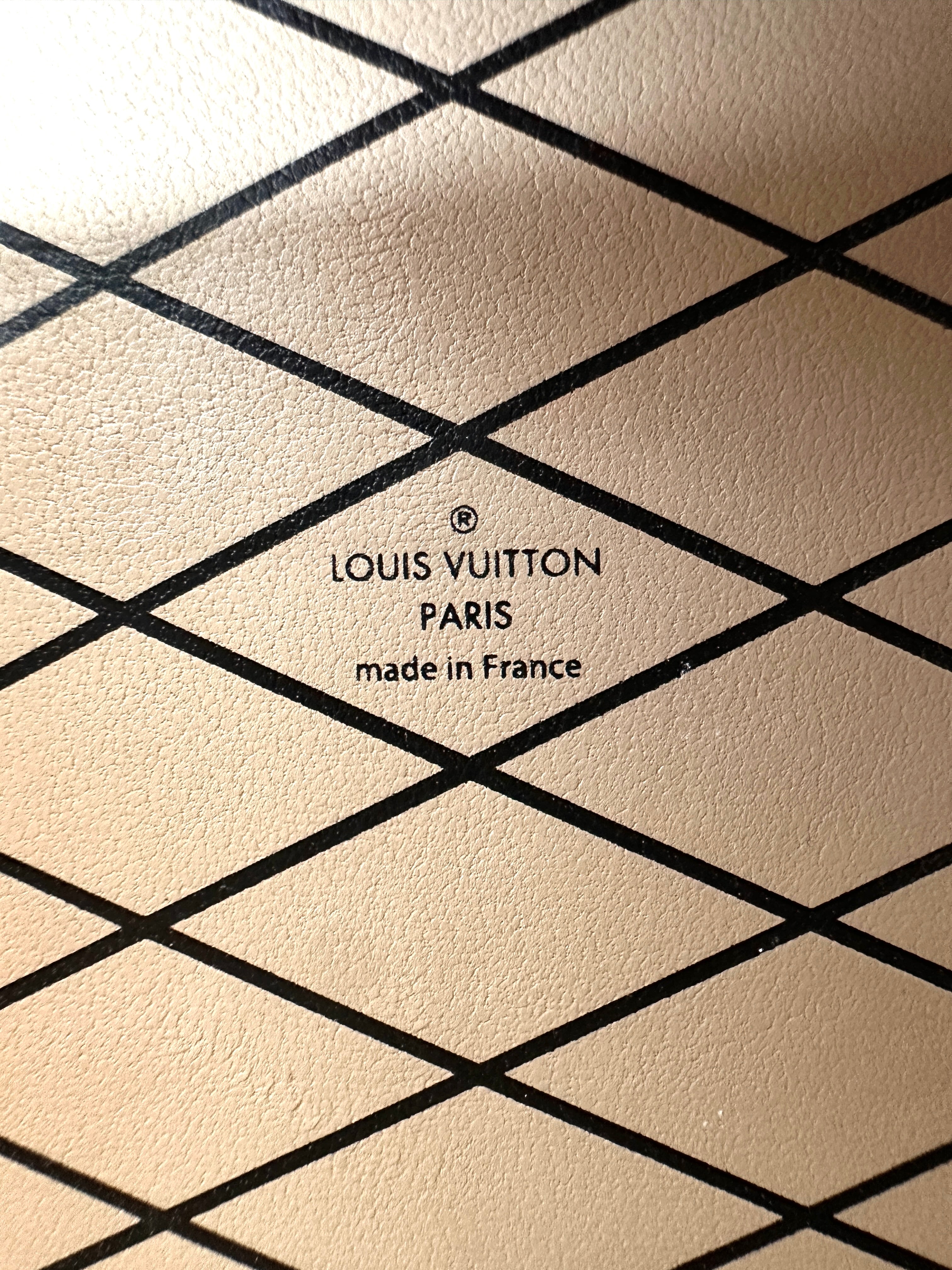 Louis Vuitton Petite Malle Black Epi Leather Shoulder Bag LV3032