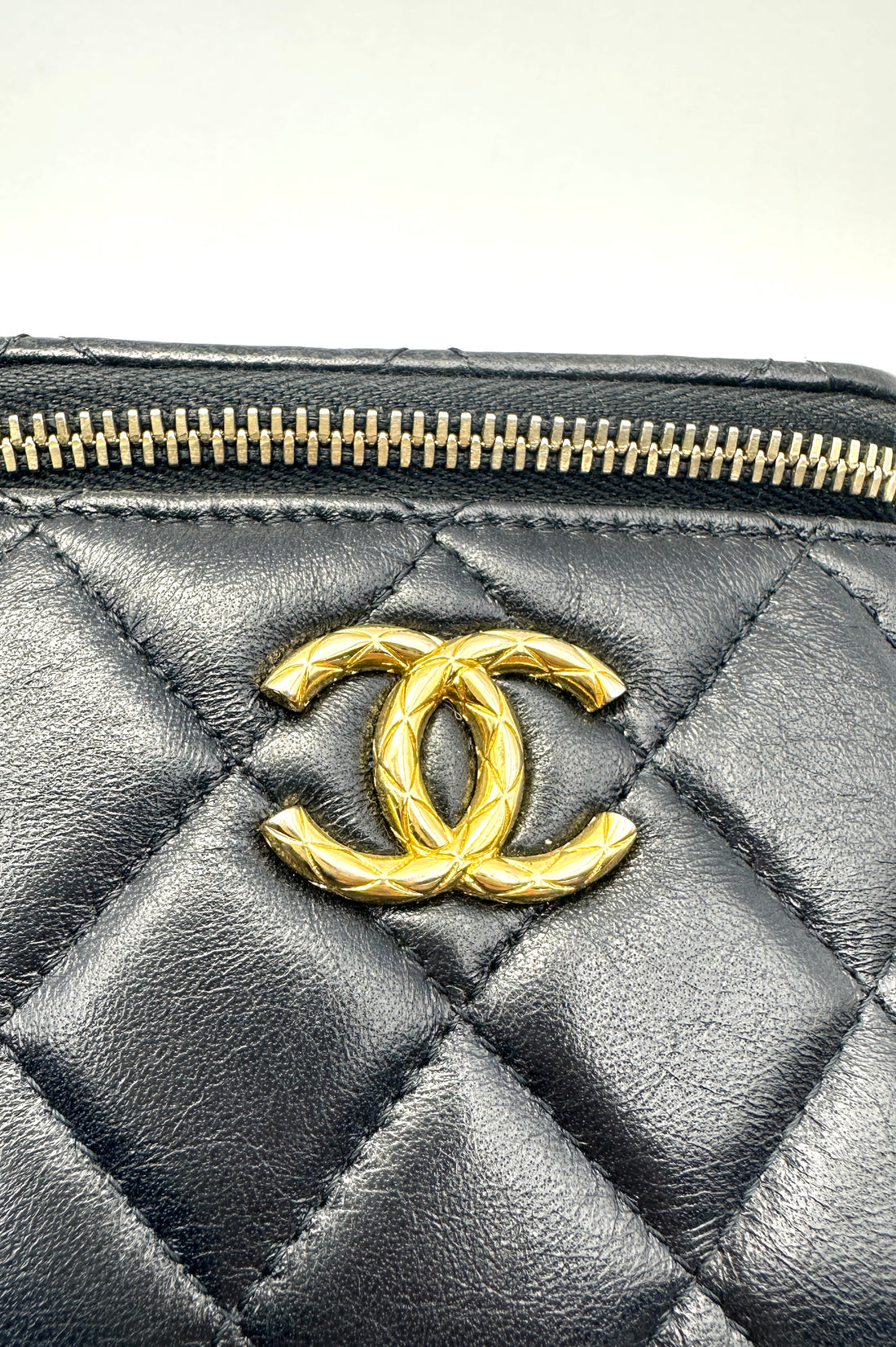 Chanel Black Quilted Lambskin Vanity Case With Gold Hardware(TA***GE) CC2166