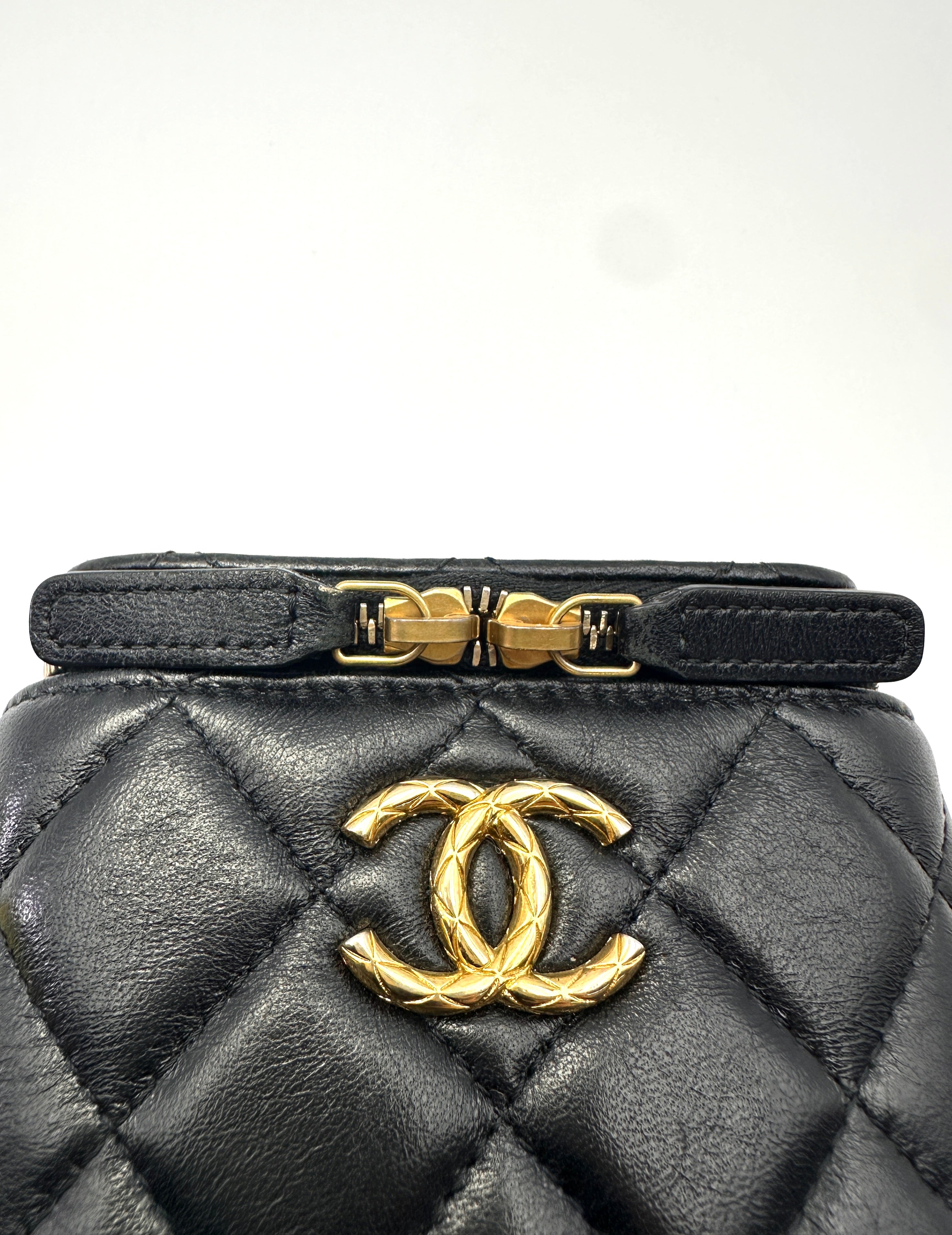 Chanel Black Quilted Lambskin Vanity Case With Gold Hardware(TA***GE) CC2166