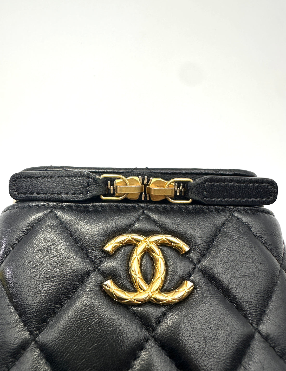 Chanel Black Quilted Lambskin Vanity Case With Gold Hardware(TA***GE) CC2166