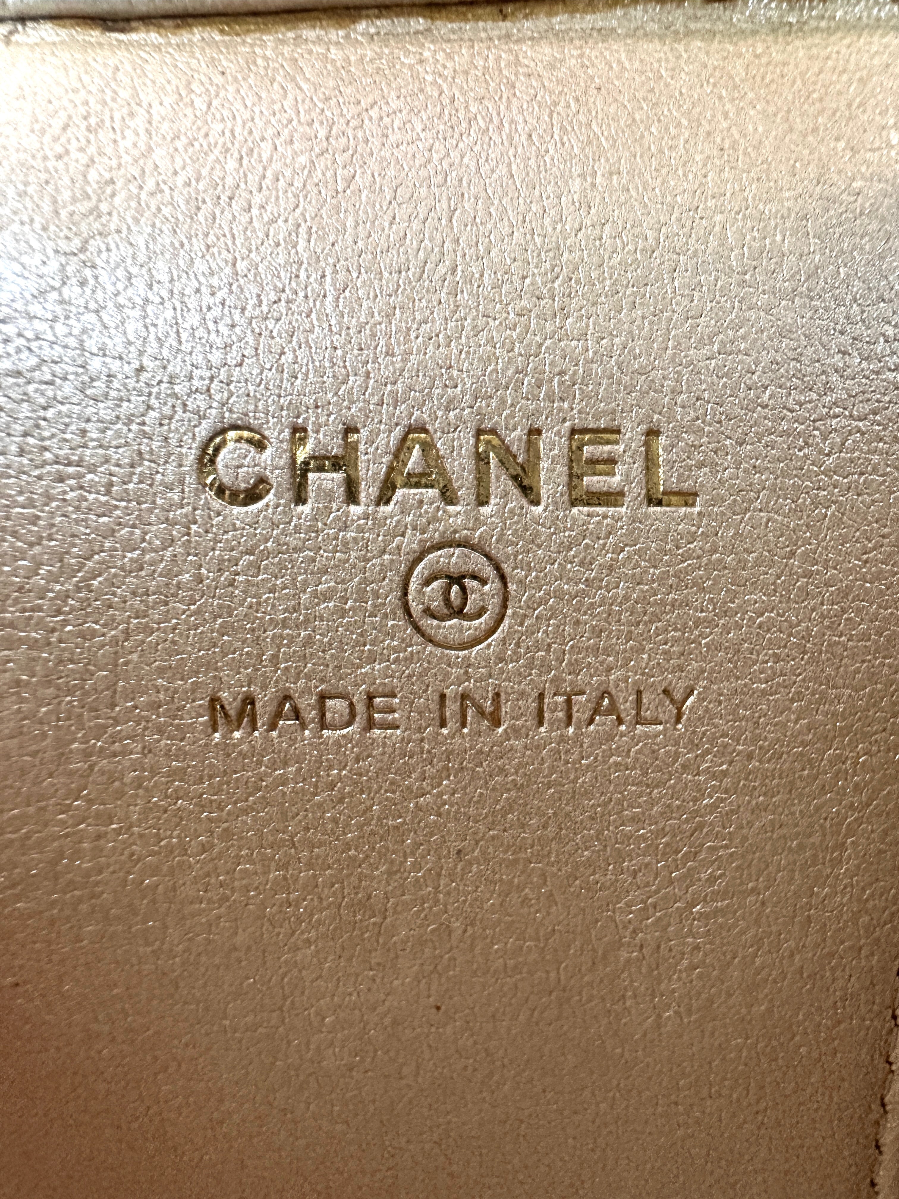 Chanel Black Quilted Lambskin Vanity Case With Gold Hardware(TA***GE) CC2166
