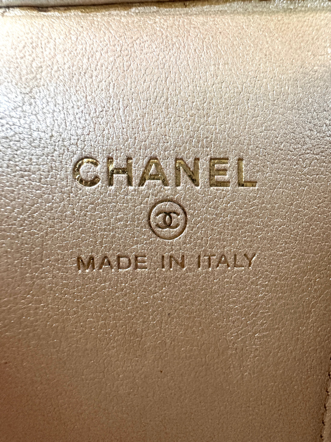 Chanel Black Quilted Lambskin Vanity Case With Gold Hardware(TA***GE) CC2166